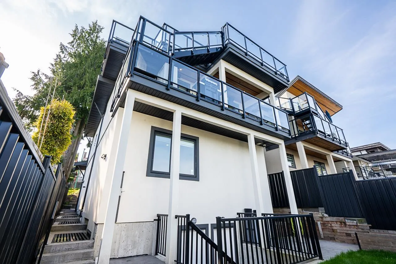 26 Holdom Avenue