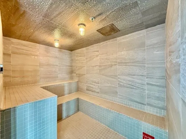 1804 1501 Foster Street