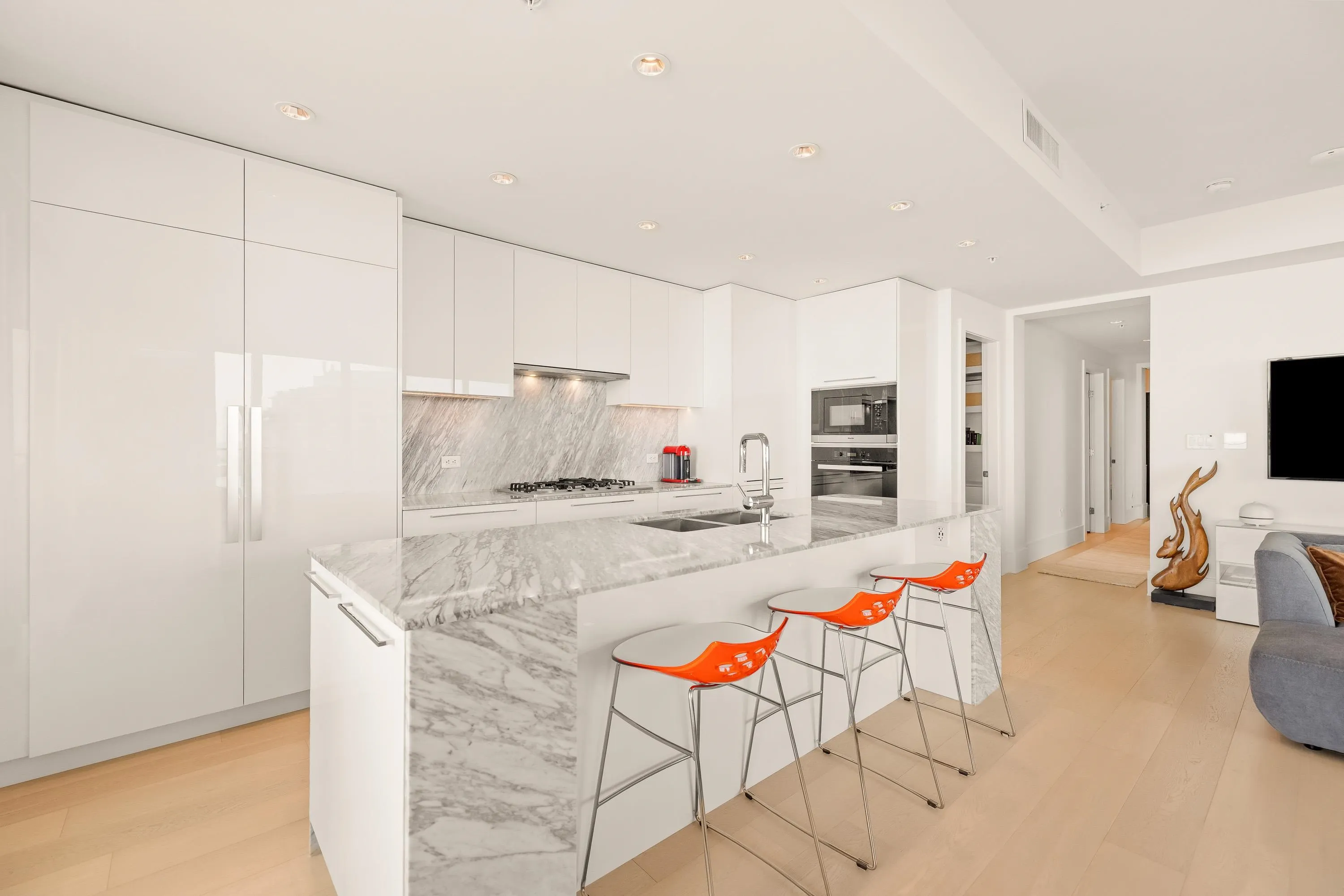 1804 1501 Foster Street