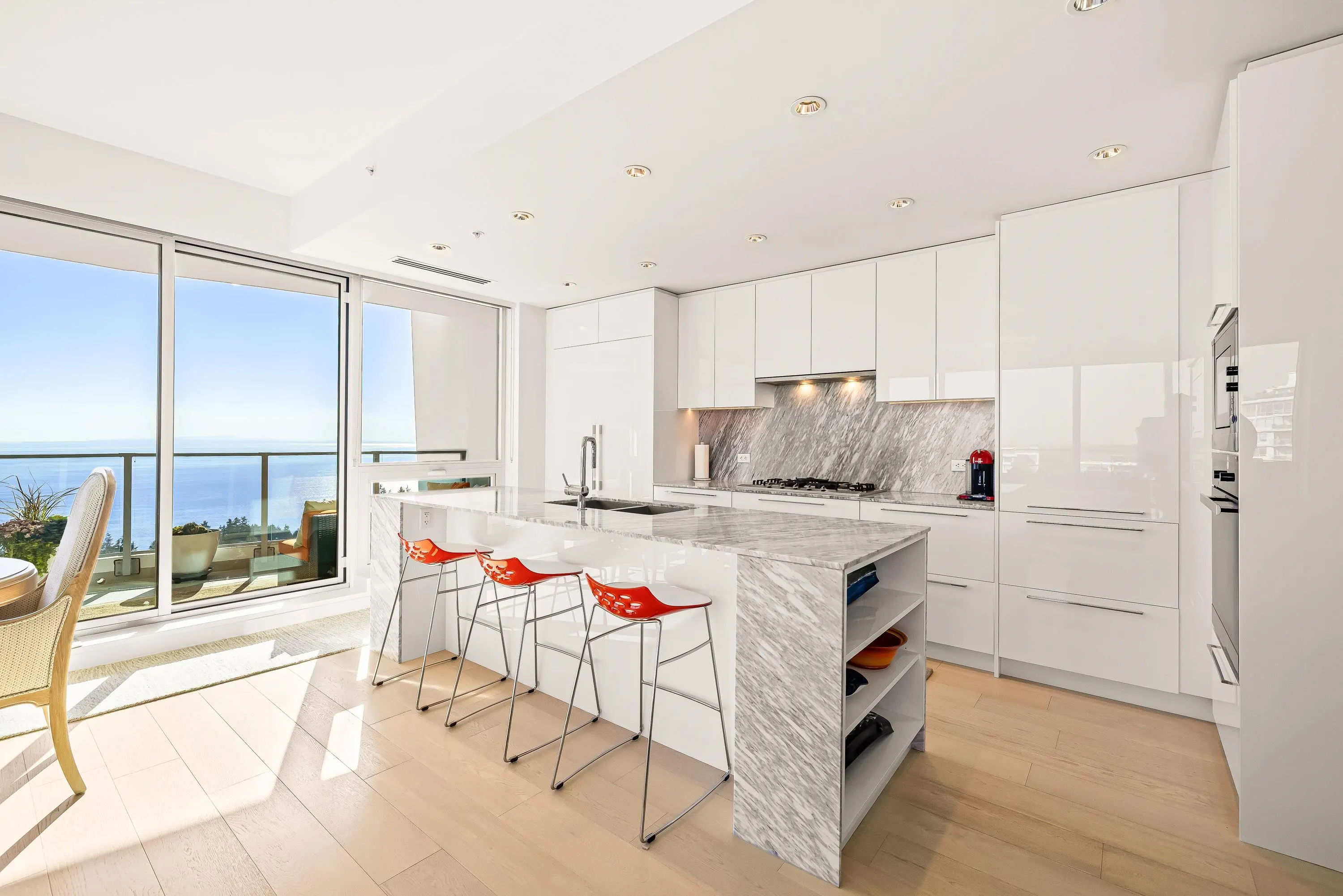 1804 1501 Foster Street