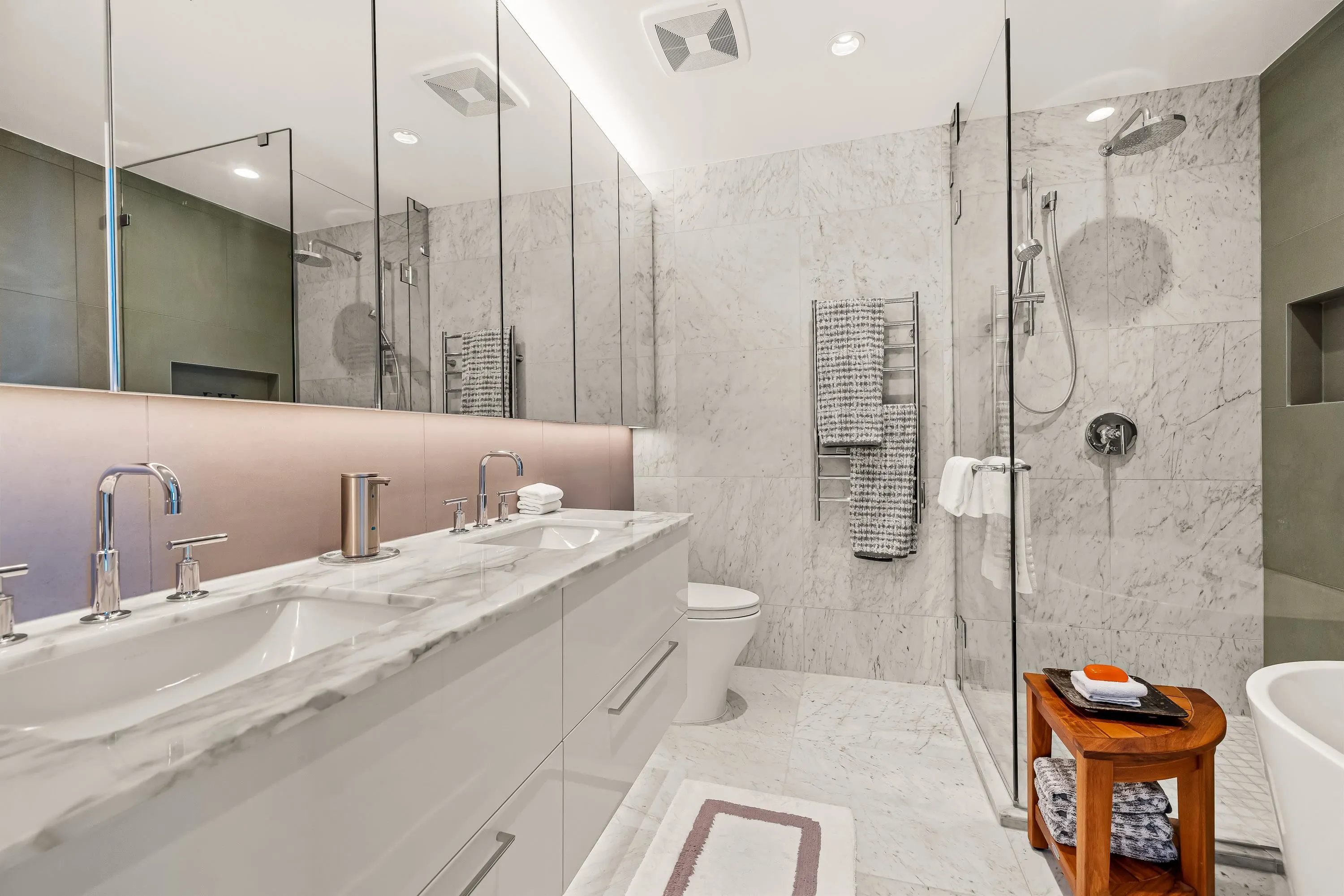 1804 1501 Foster Street