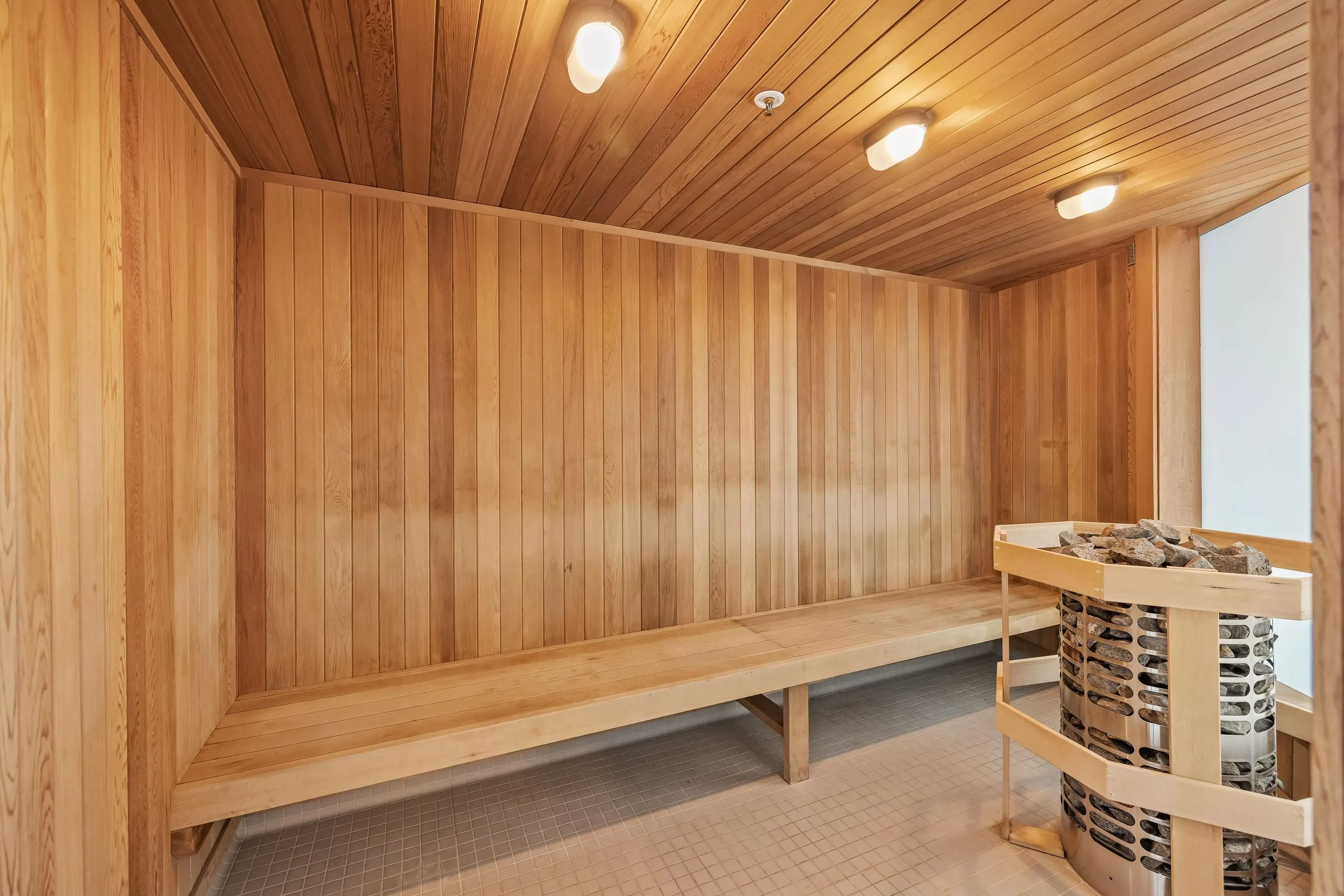 1804 1501 Foster Street