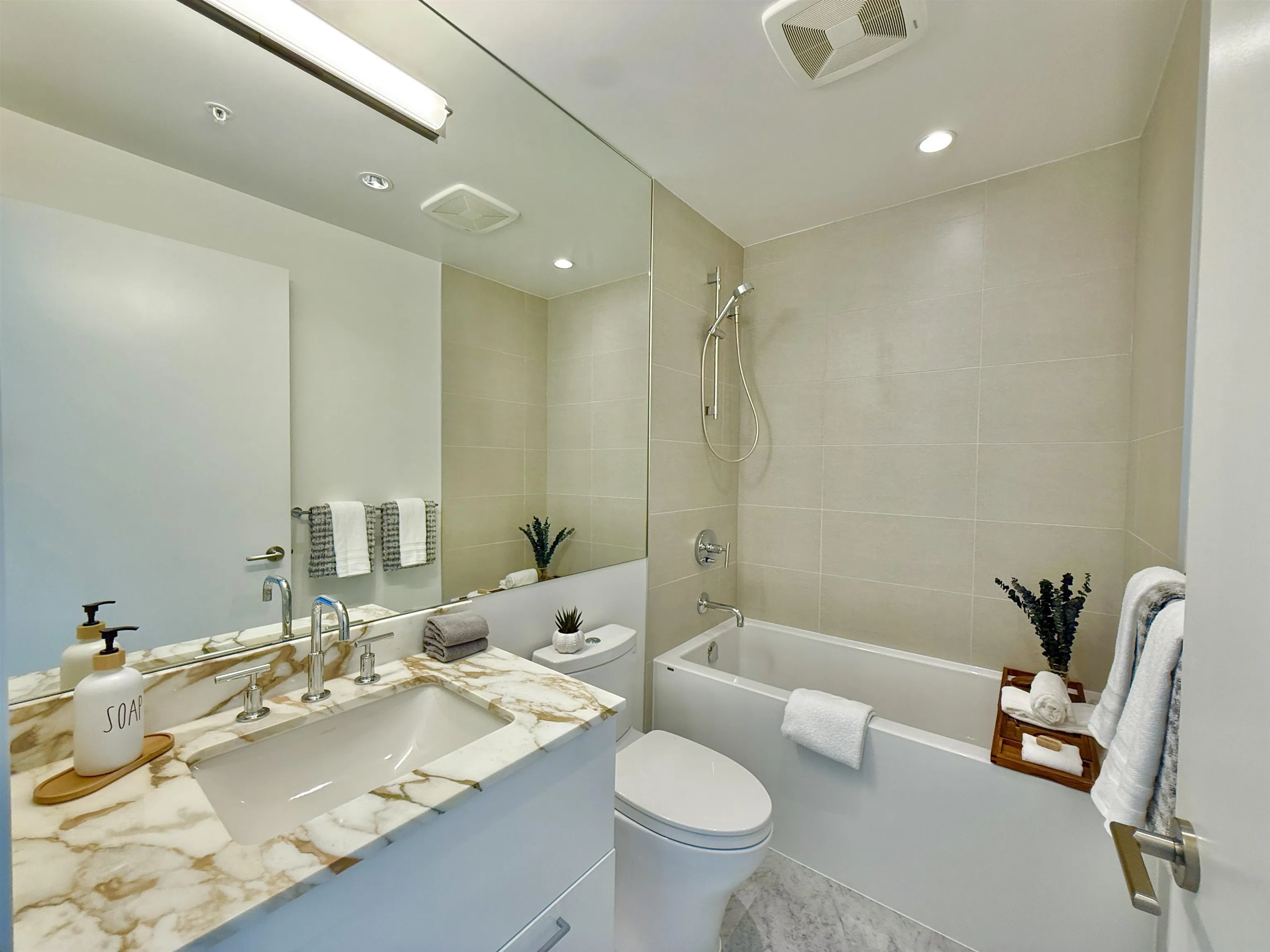 1804 1501 Foster Street