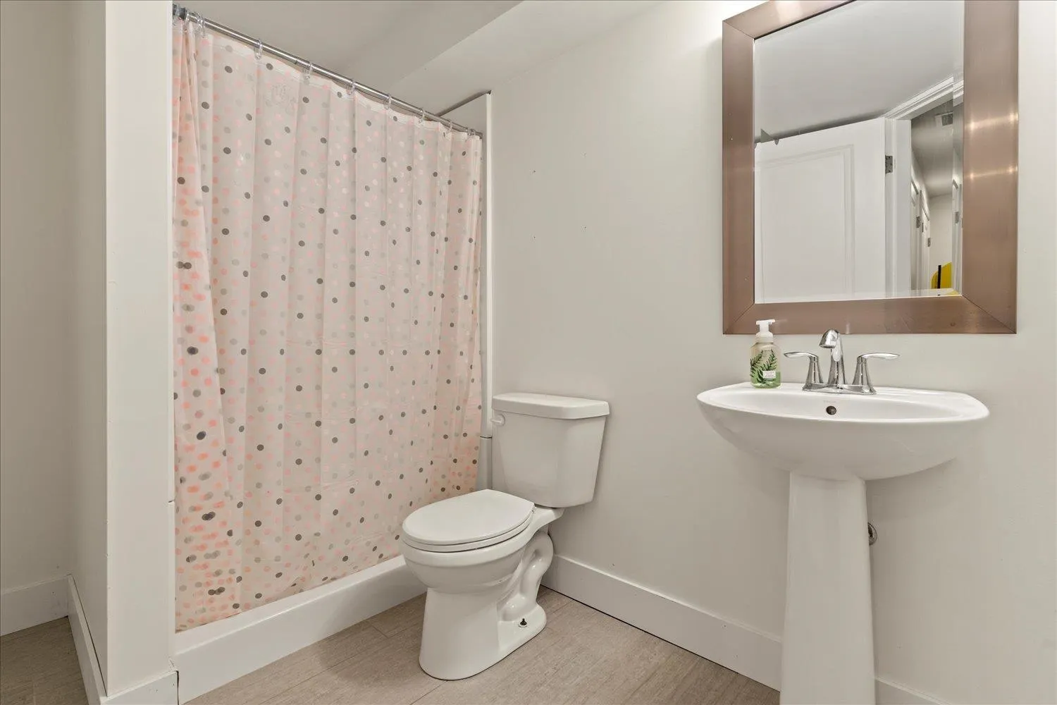 8 44849 Anglers Boulevard