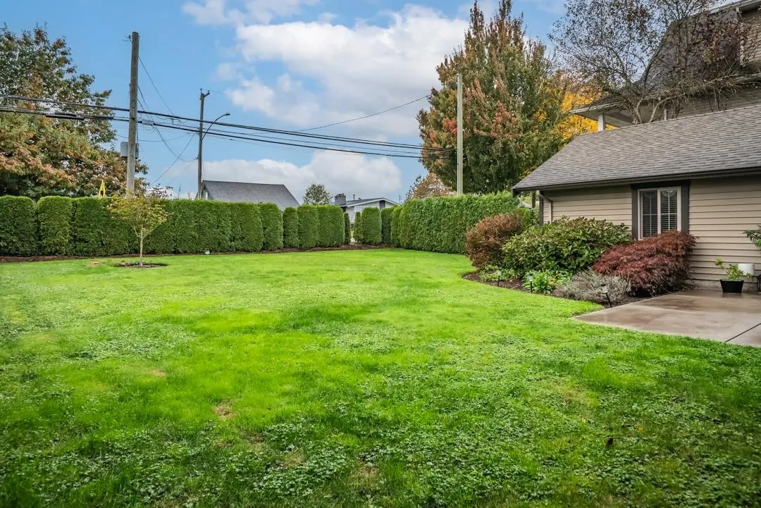 5660 Riverside Street