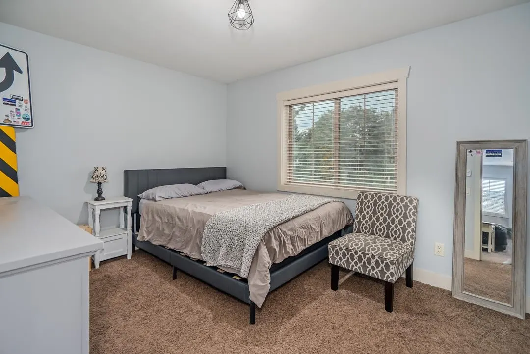 5660 Riverside Street