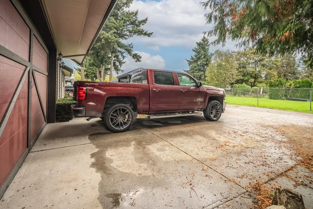 5660 Riverside Street