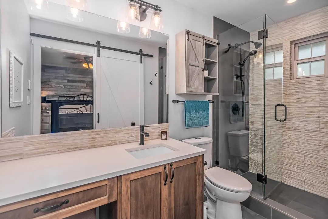 5660 Riverside Street