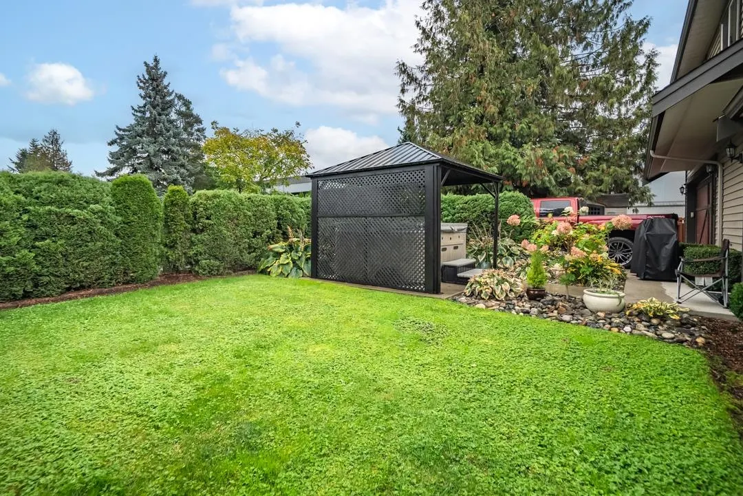 5660 Riverside Street