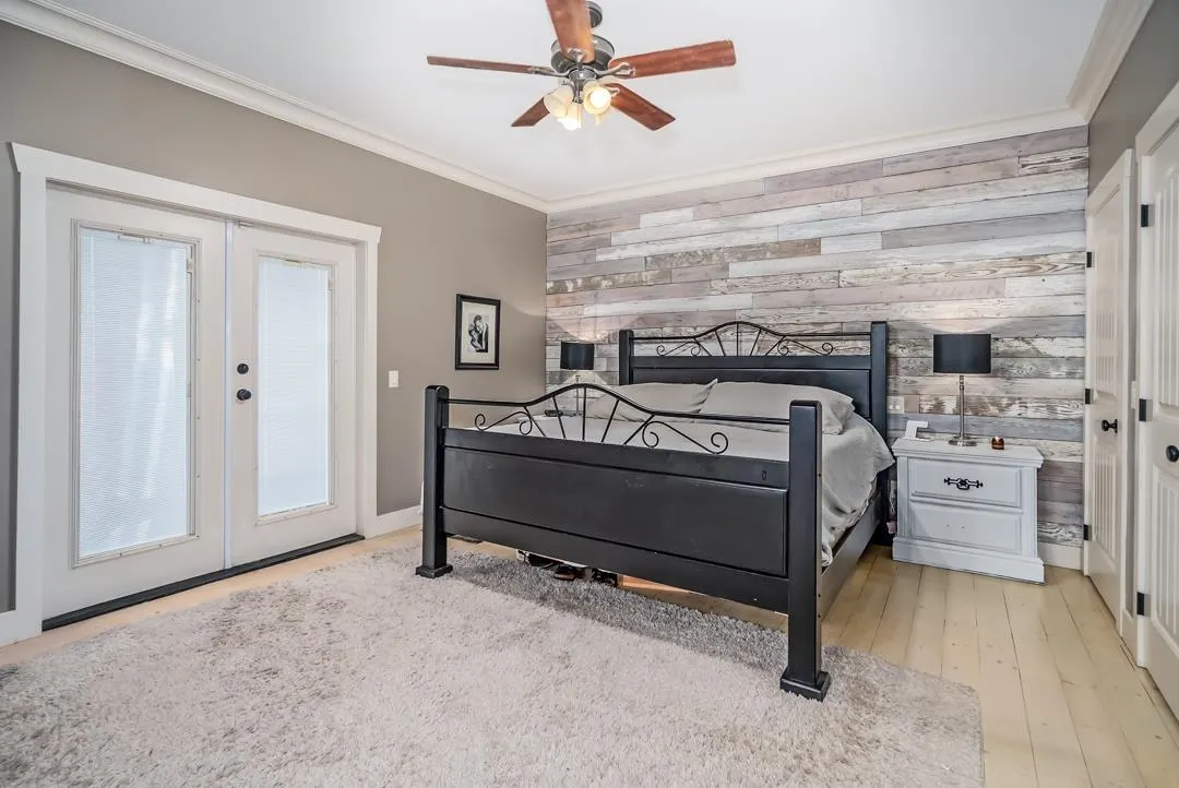 5660 Riverside Street