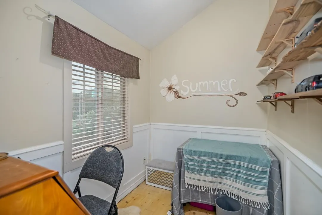 5660 Riverside Street