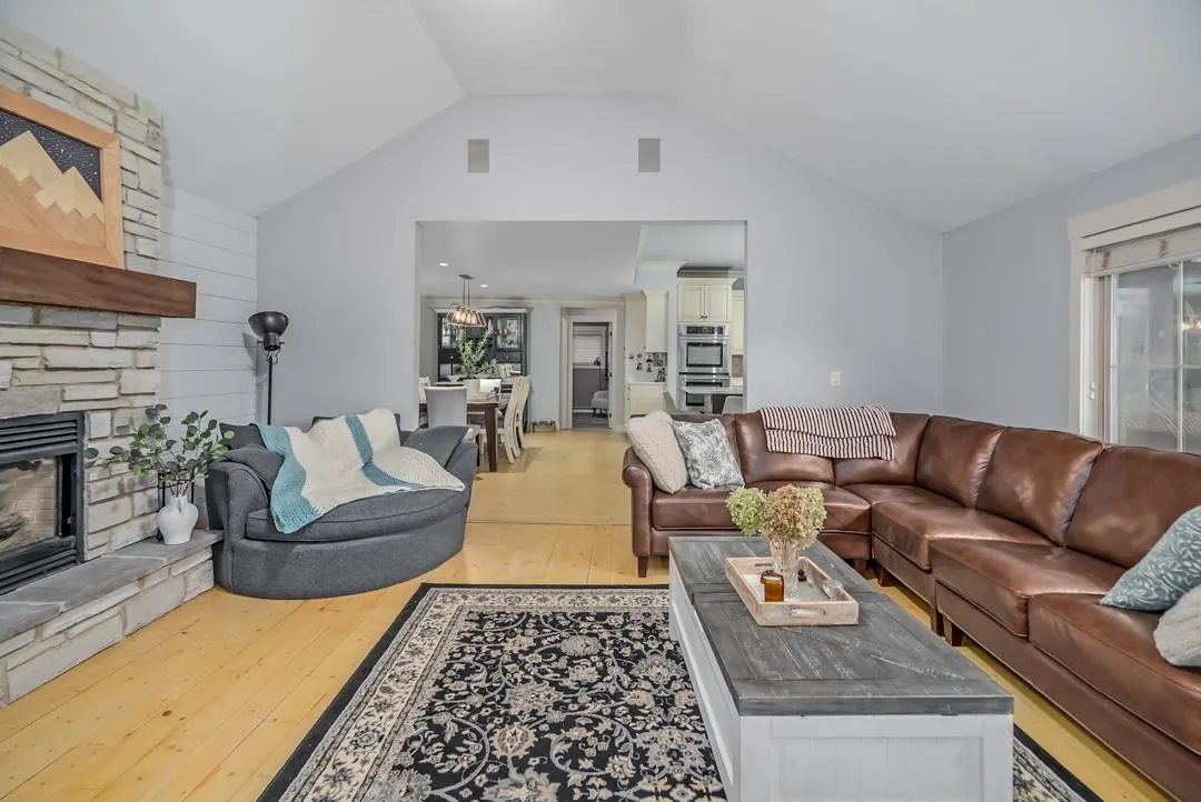 5660 Riverside Street