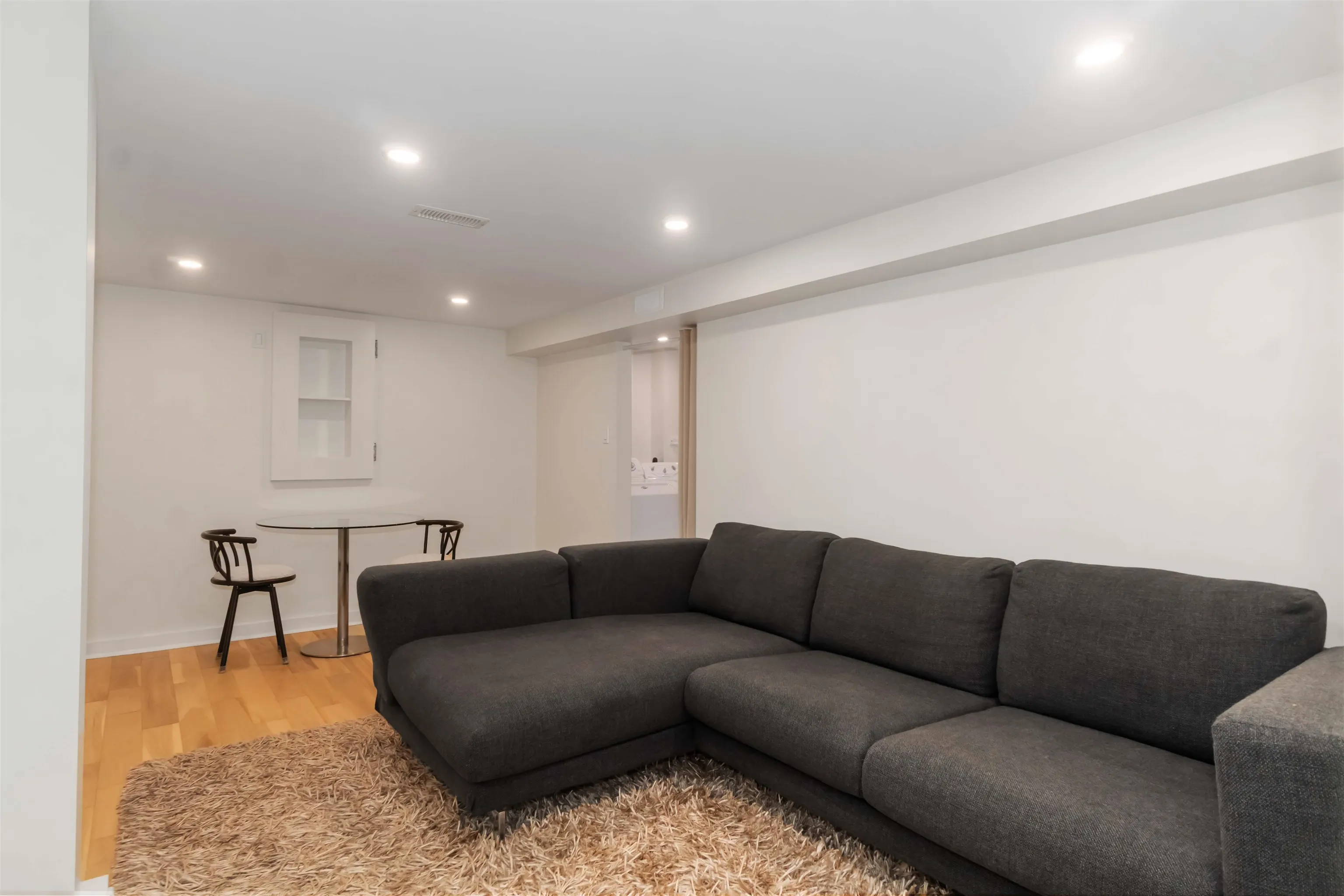 1120 Devonshire Crescent