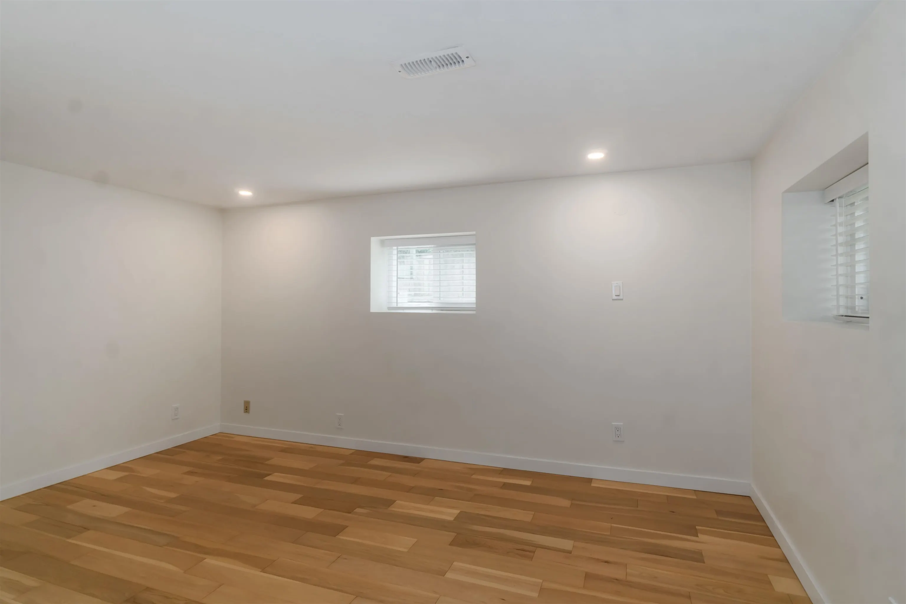 1120 Devonshire Crescent