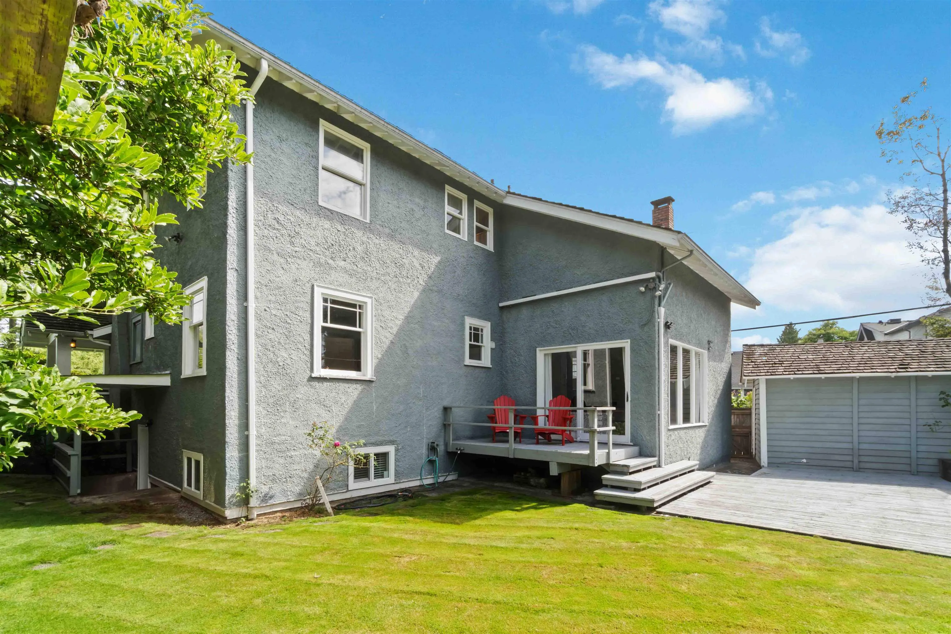 1120 Devonshire Crescent