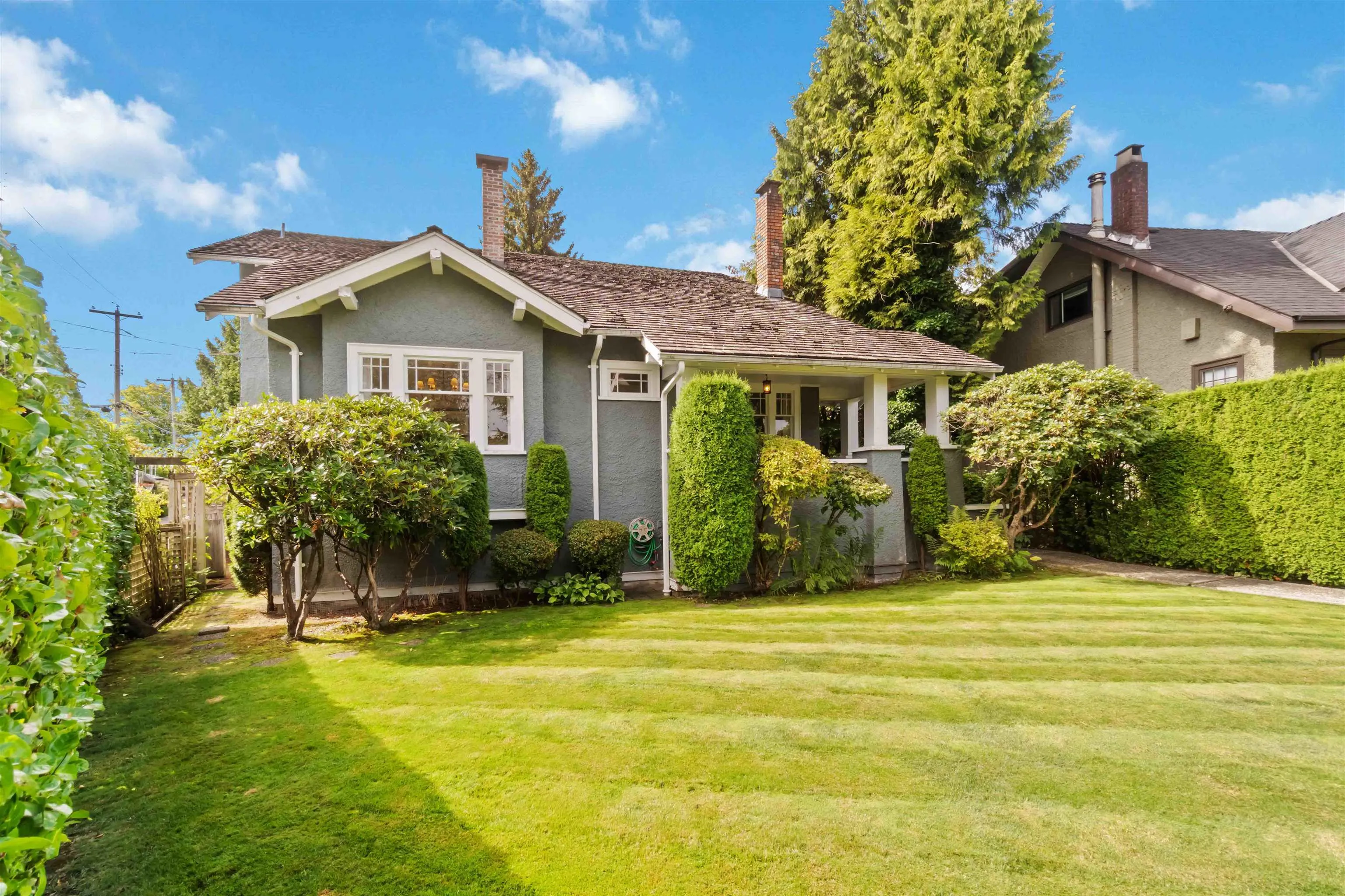 1120 Devonshire Crescent