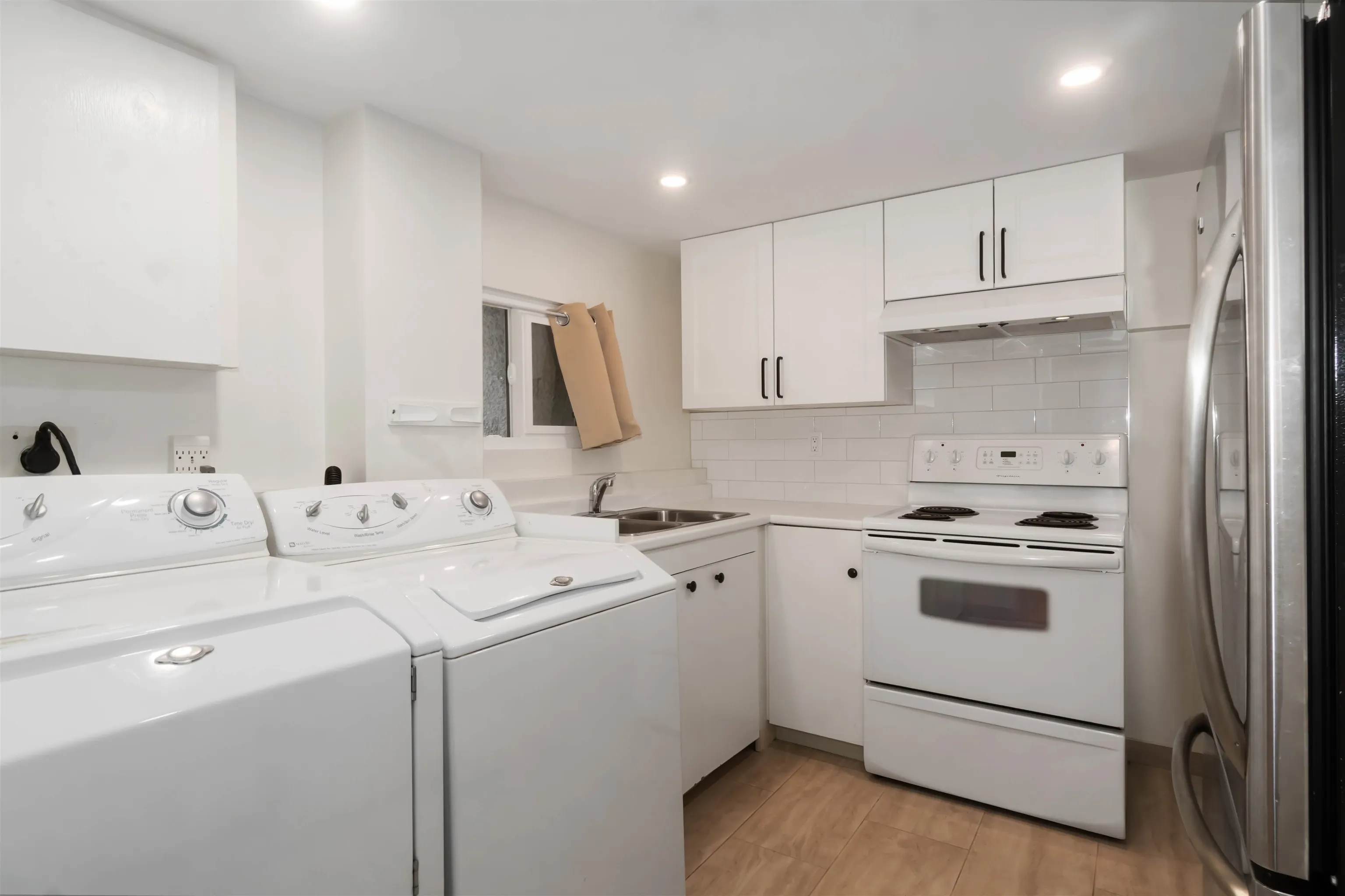 1120 Devonshire Crescent