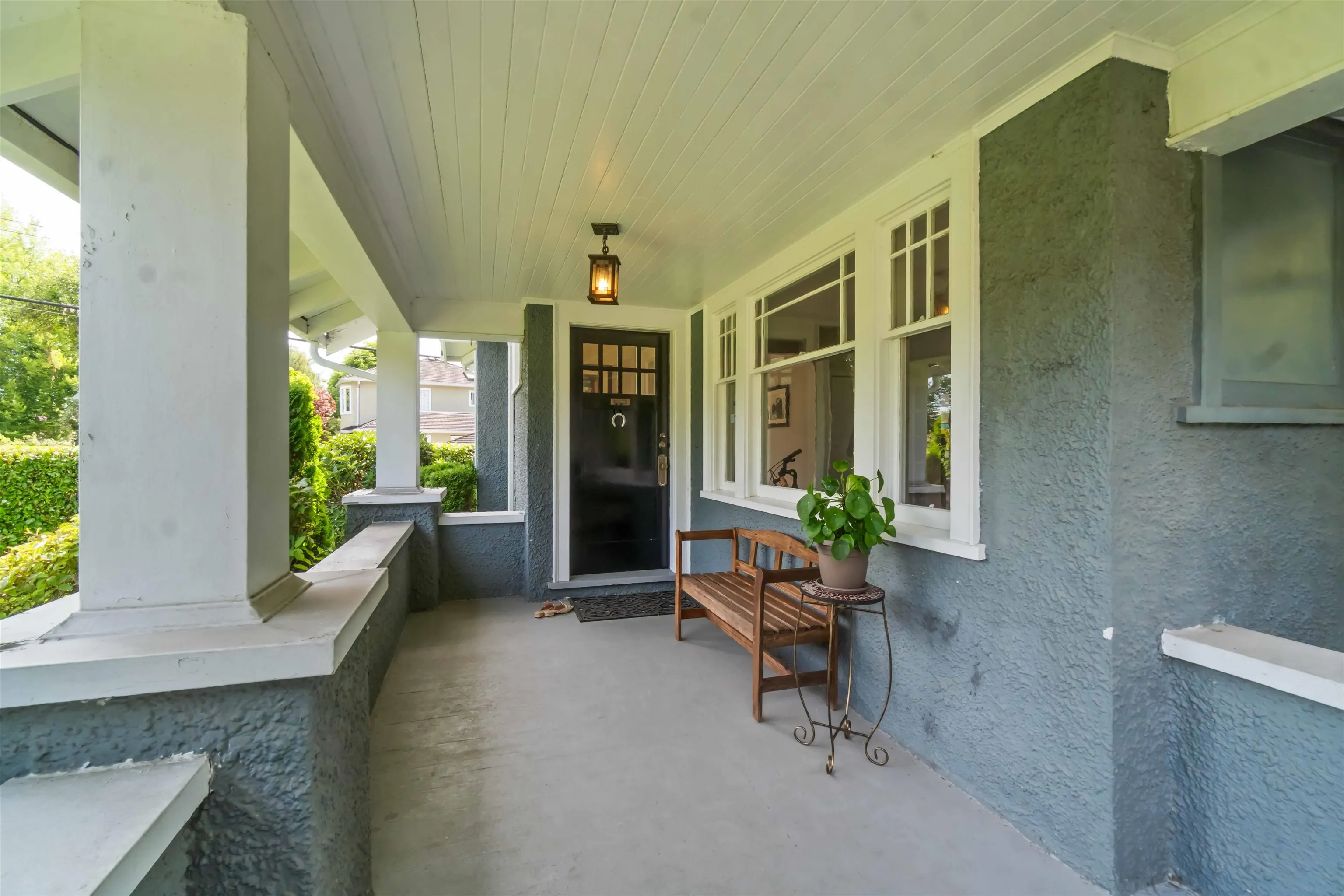 1120 Devonshire Crescent