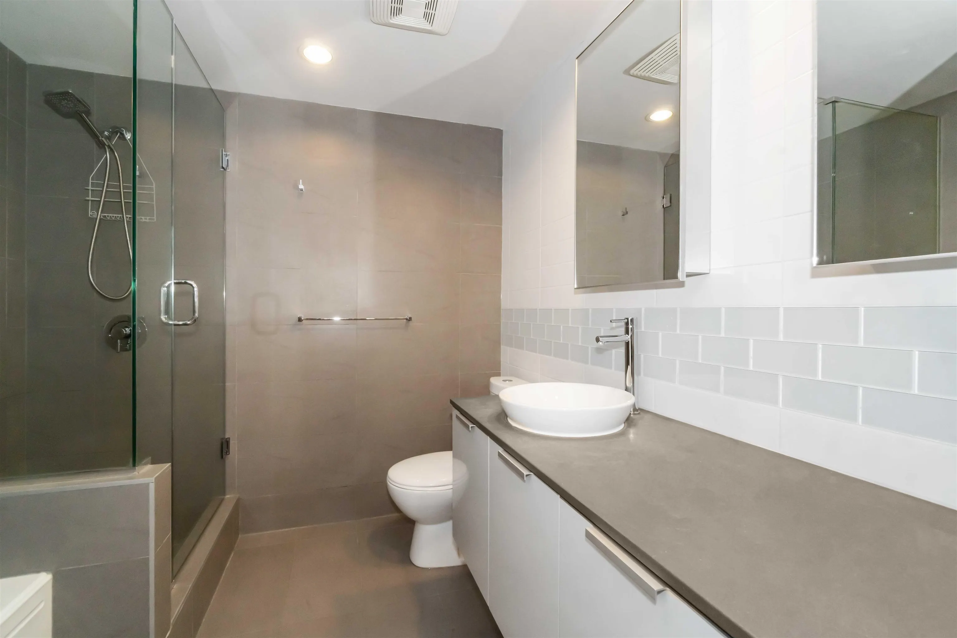 2803 108 W Cordova Street