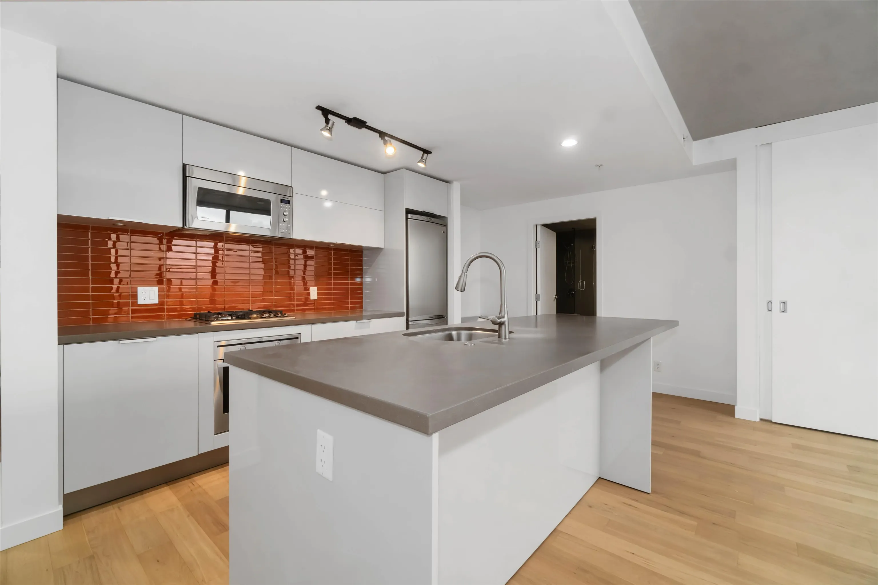 2803 108 W Cordova Street