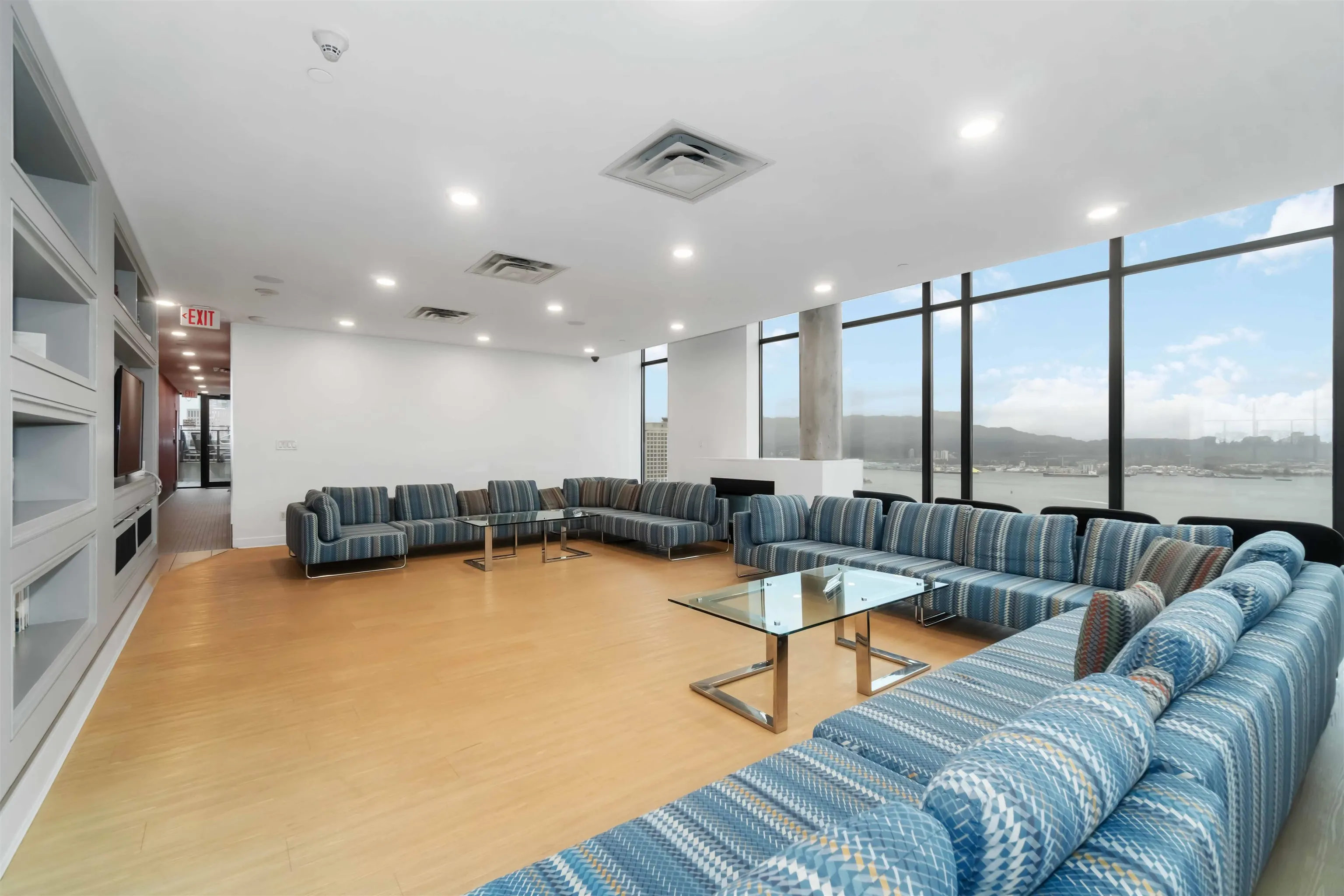 2803 108 W Cordova Street