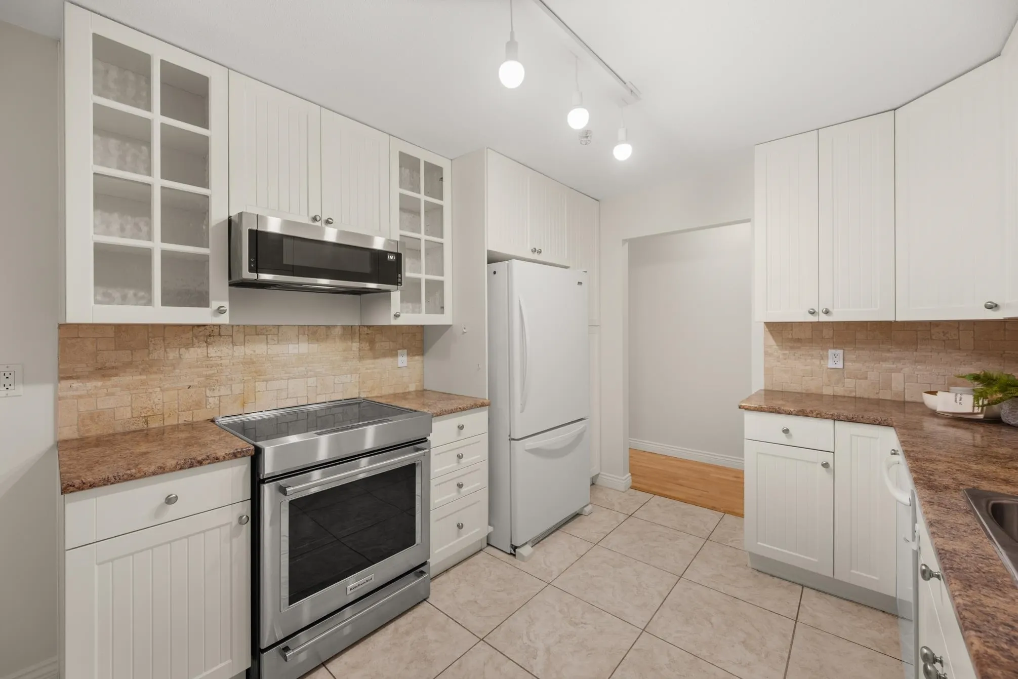 105 5 Renaissance Square