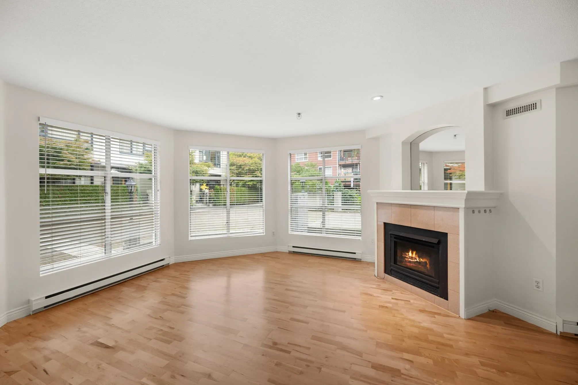 105 5 Renaissance Square