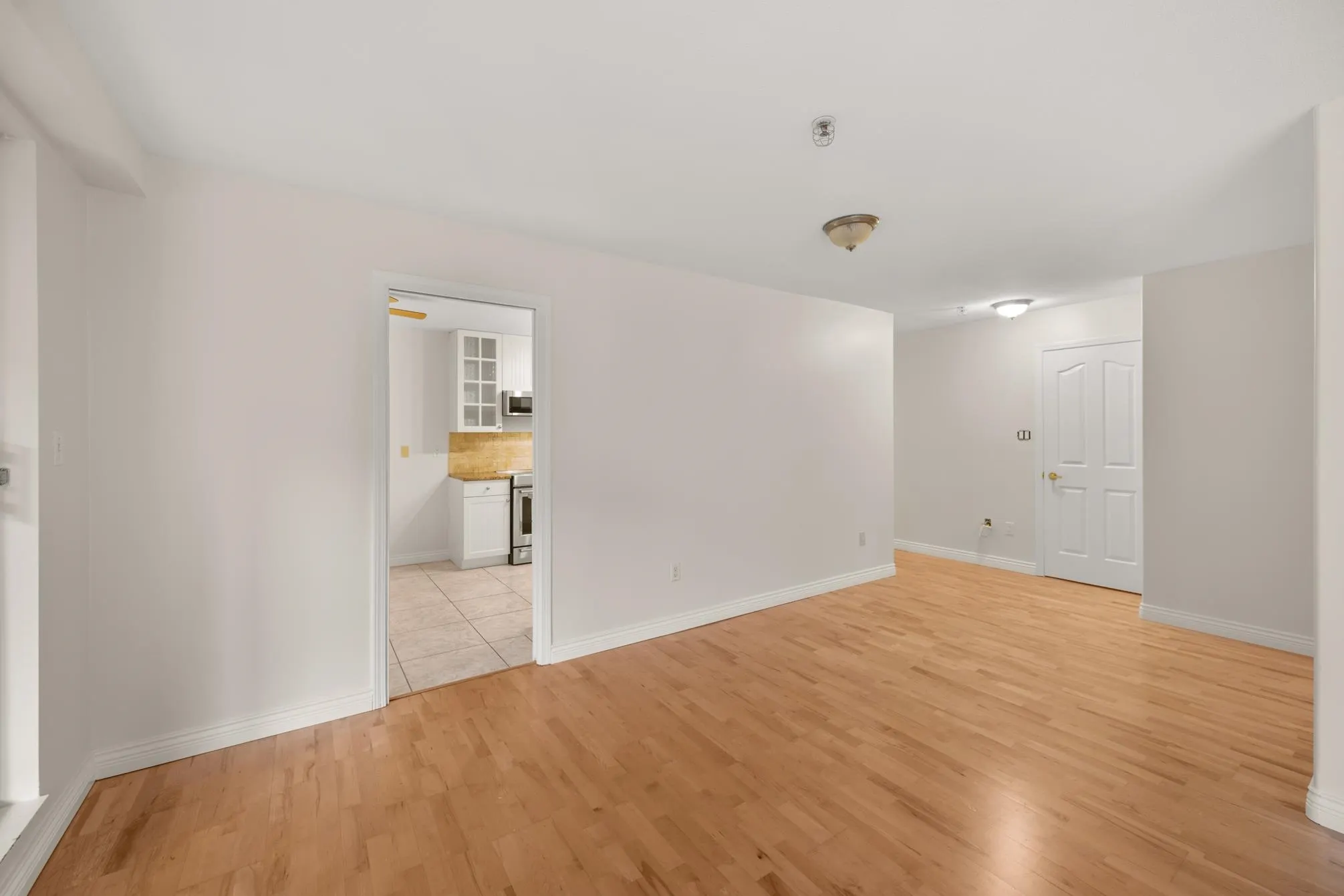 105 5 Renaissance Square