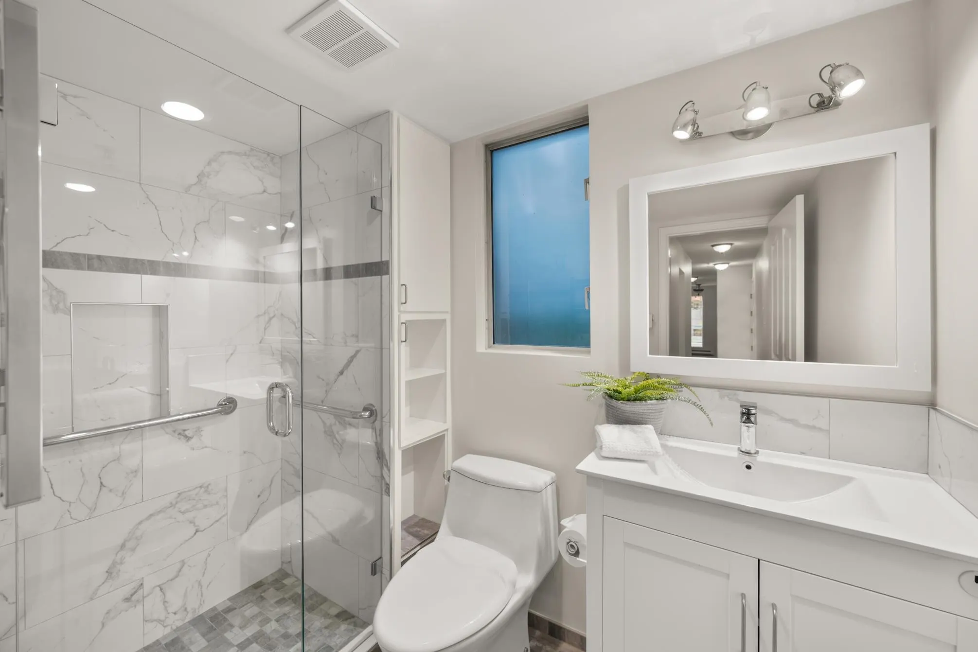 105 5 Renaissance Square