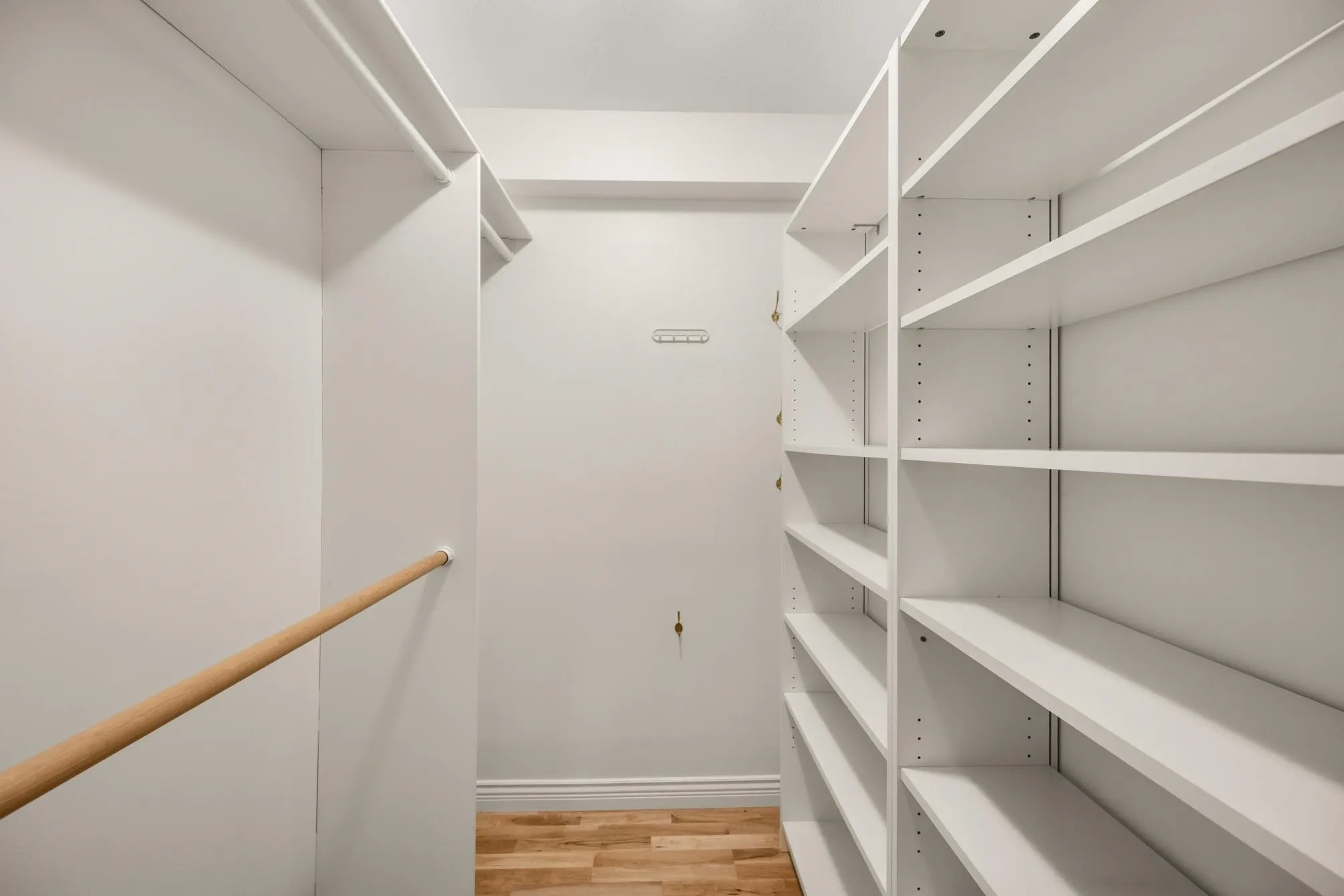 105 5 Renaissance Square