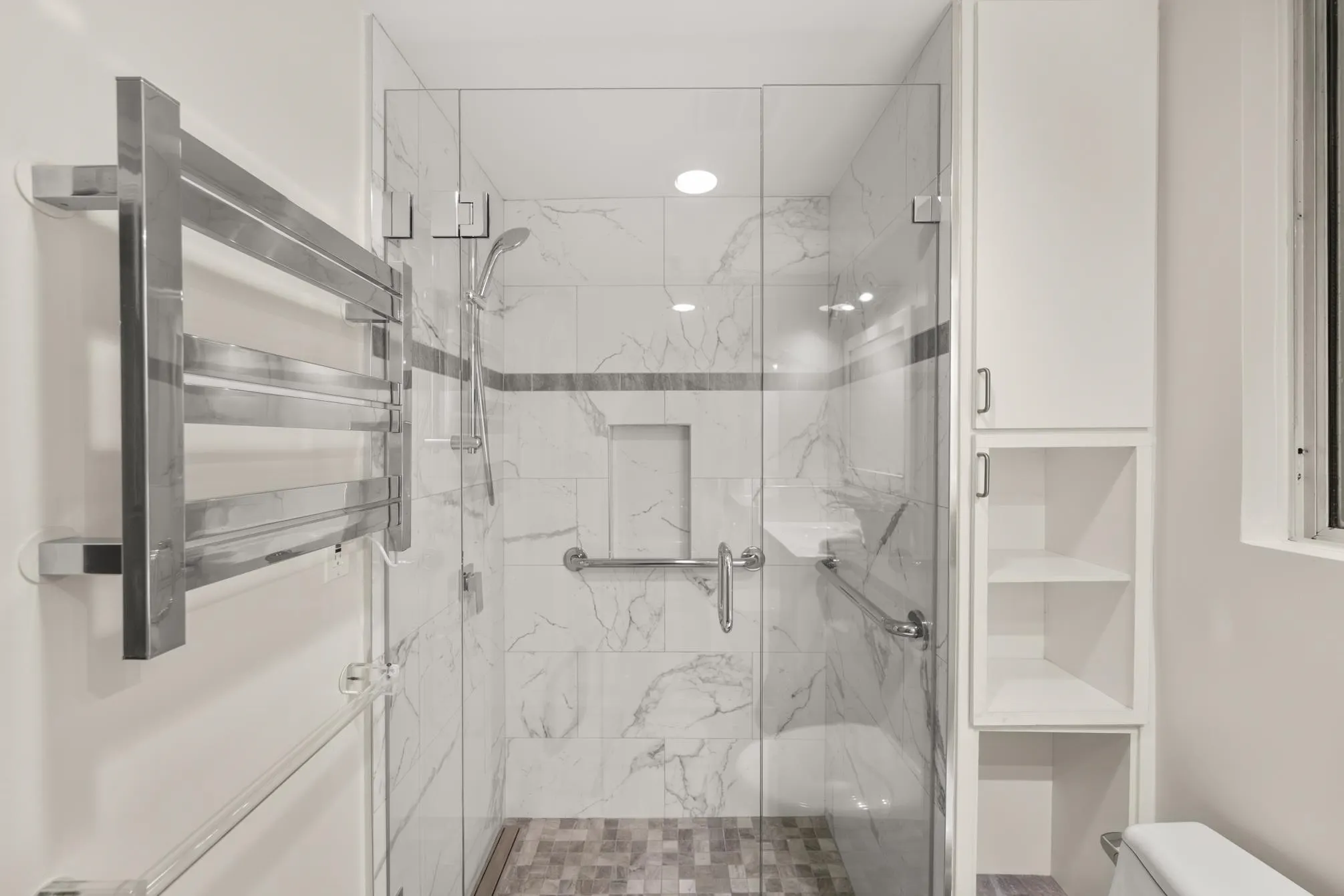 105 5 Renaissance Square