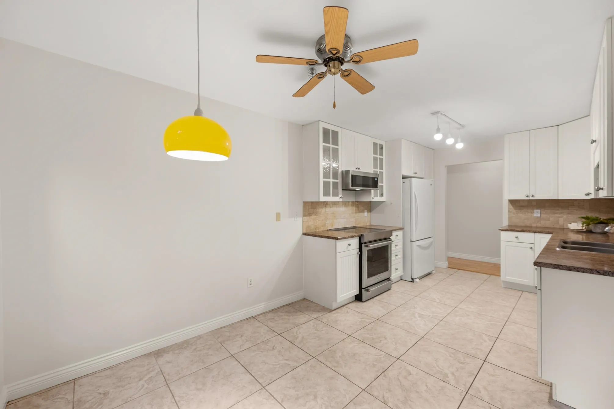 105 5 Renaissance Square