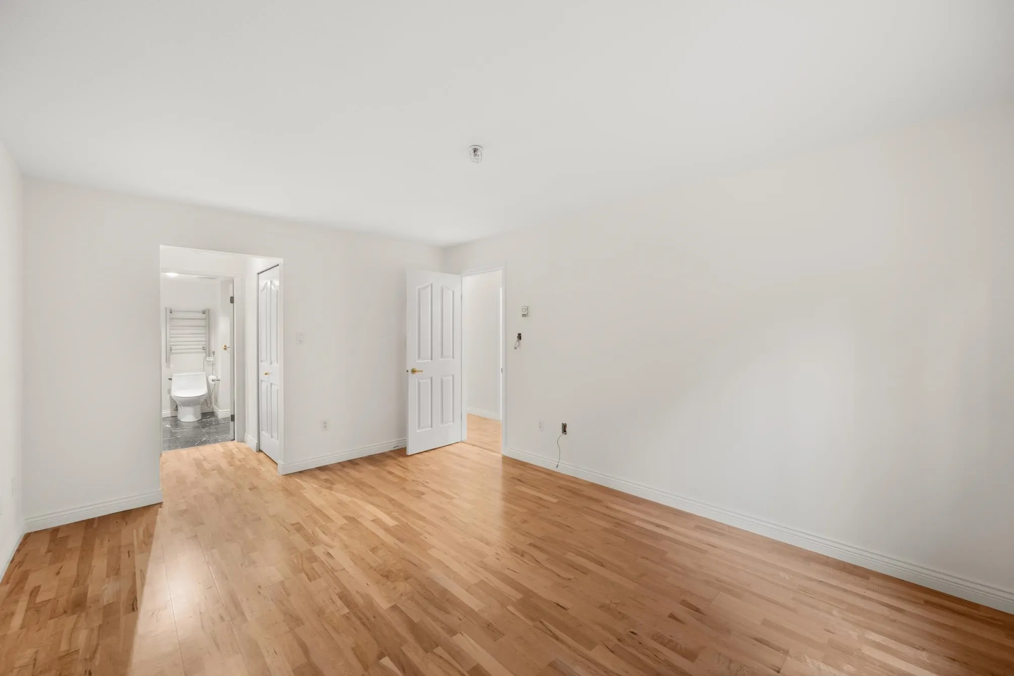 105 5 Renaissance Square