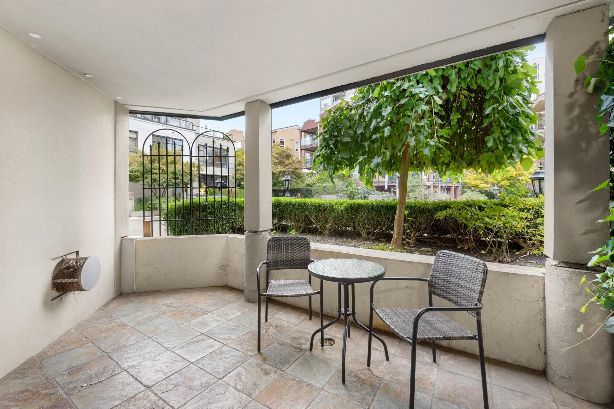 105 5 Renaissance Square