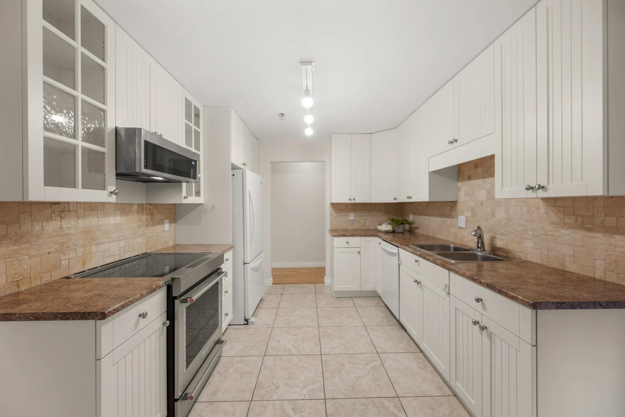 105 5 Renaissance Square