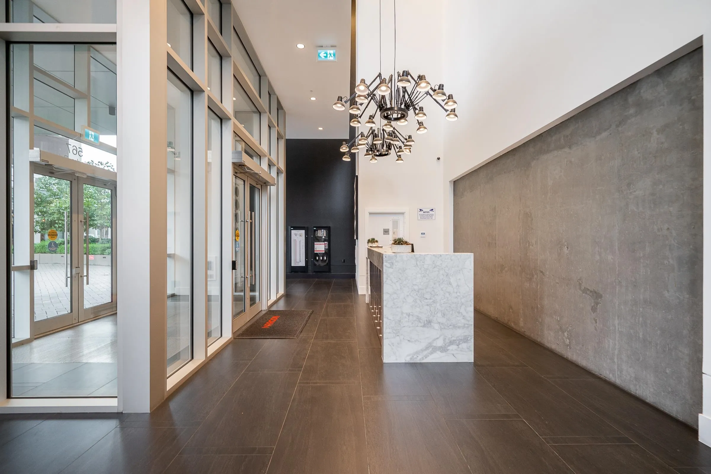 1701 567 Clarke Road