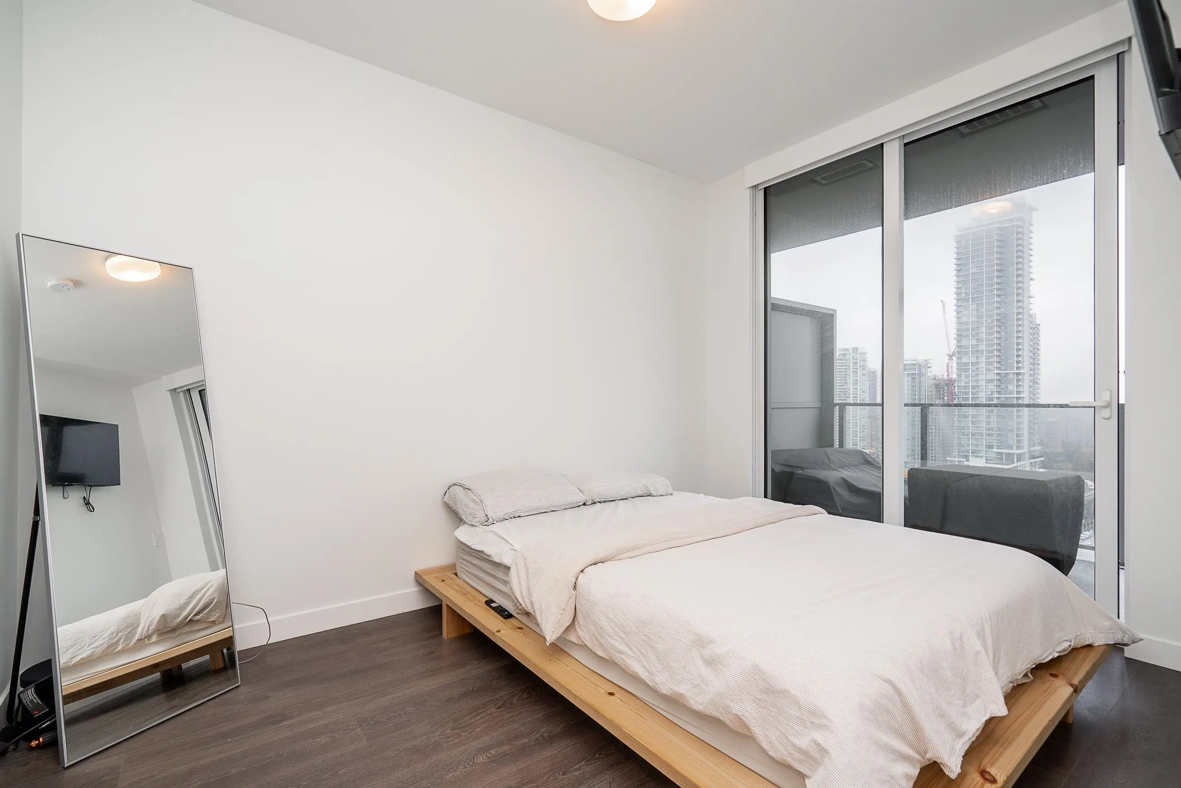 1701 567 Clarke Road