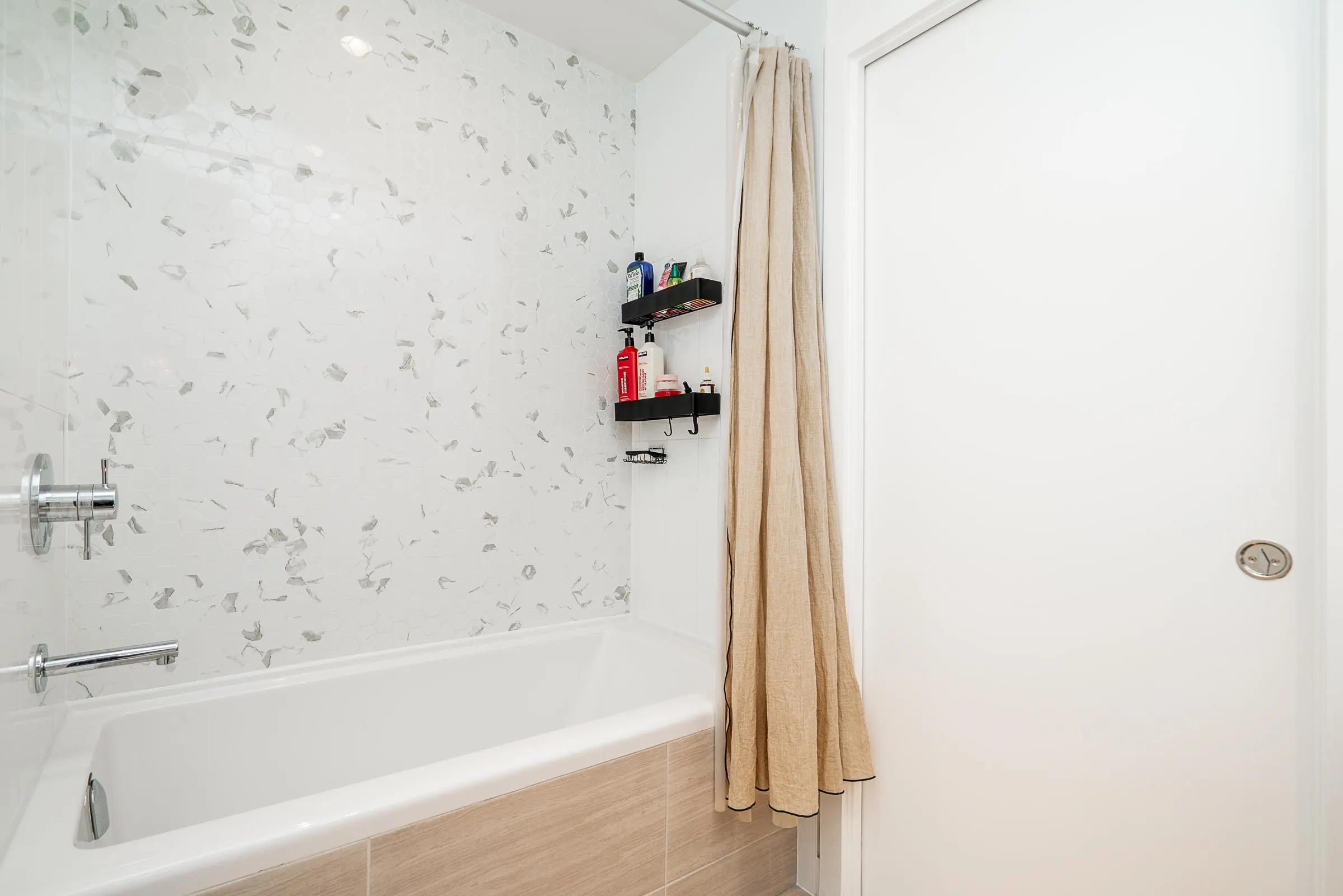 1701 567 Clarke Road