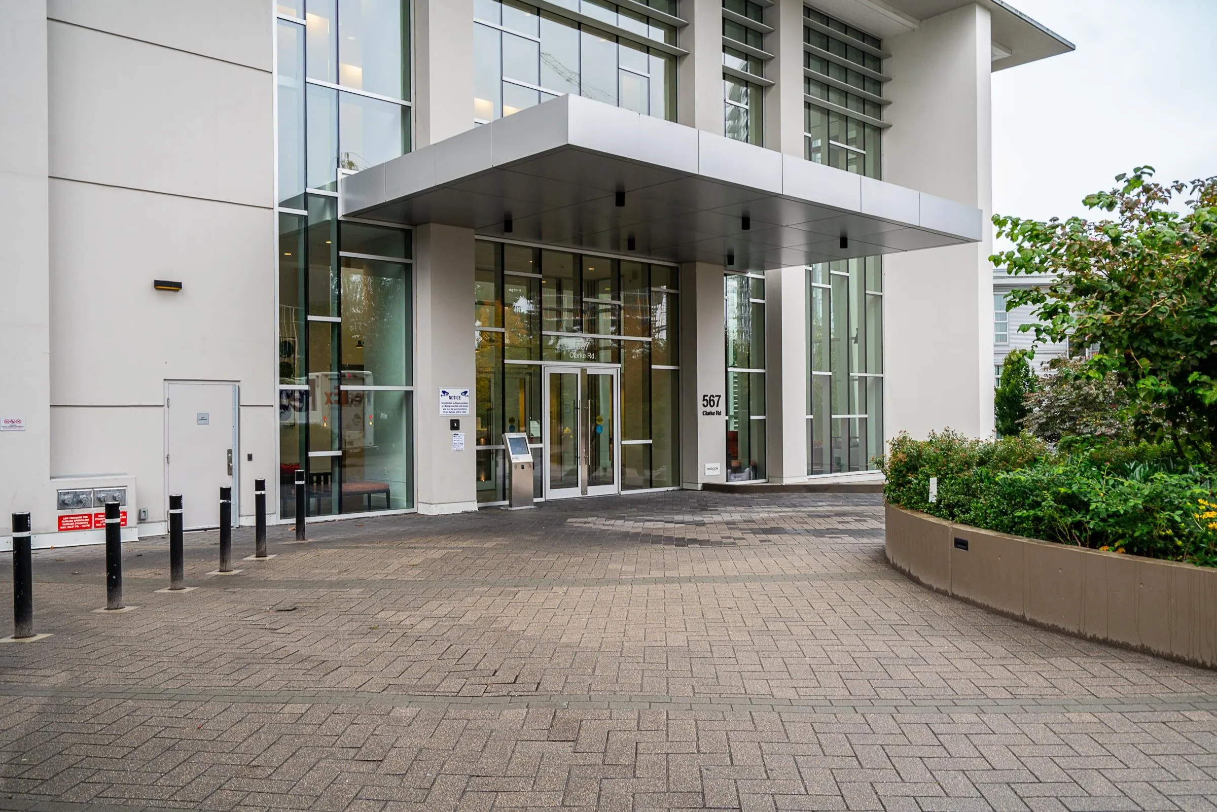 1701 567 Clarke Road