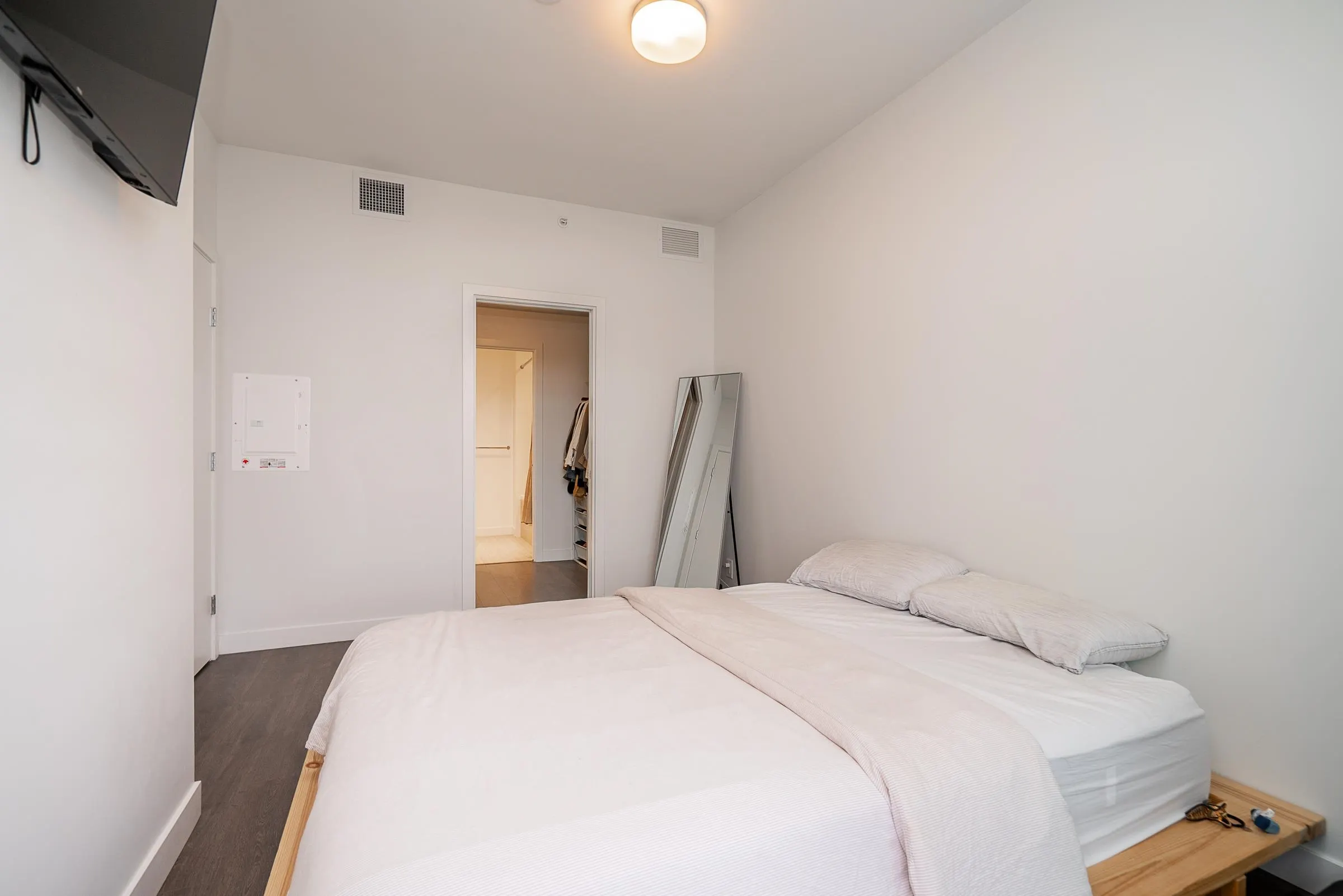 1701 567 Clarke Road