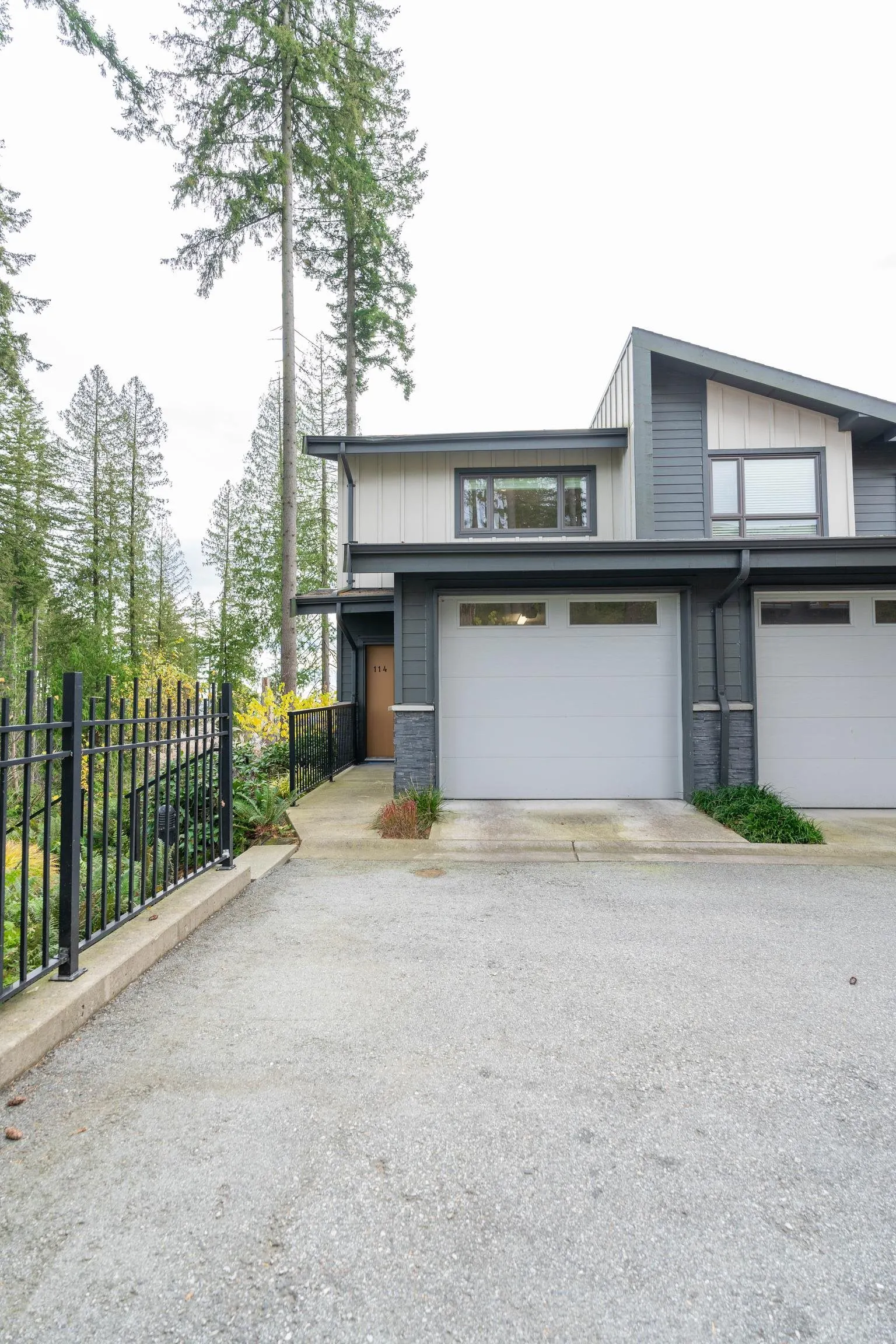 114 3525 Chandler Street