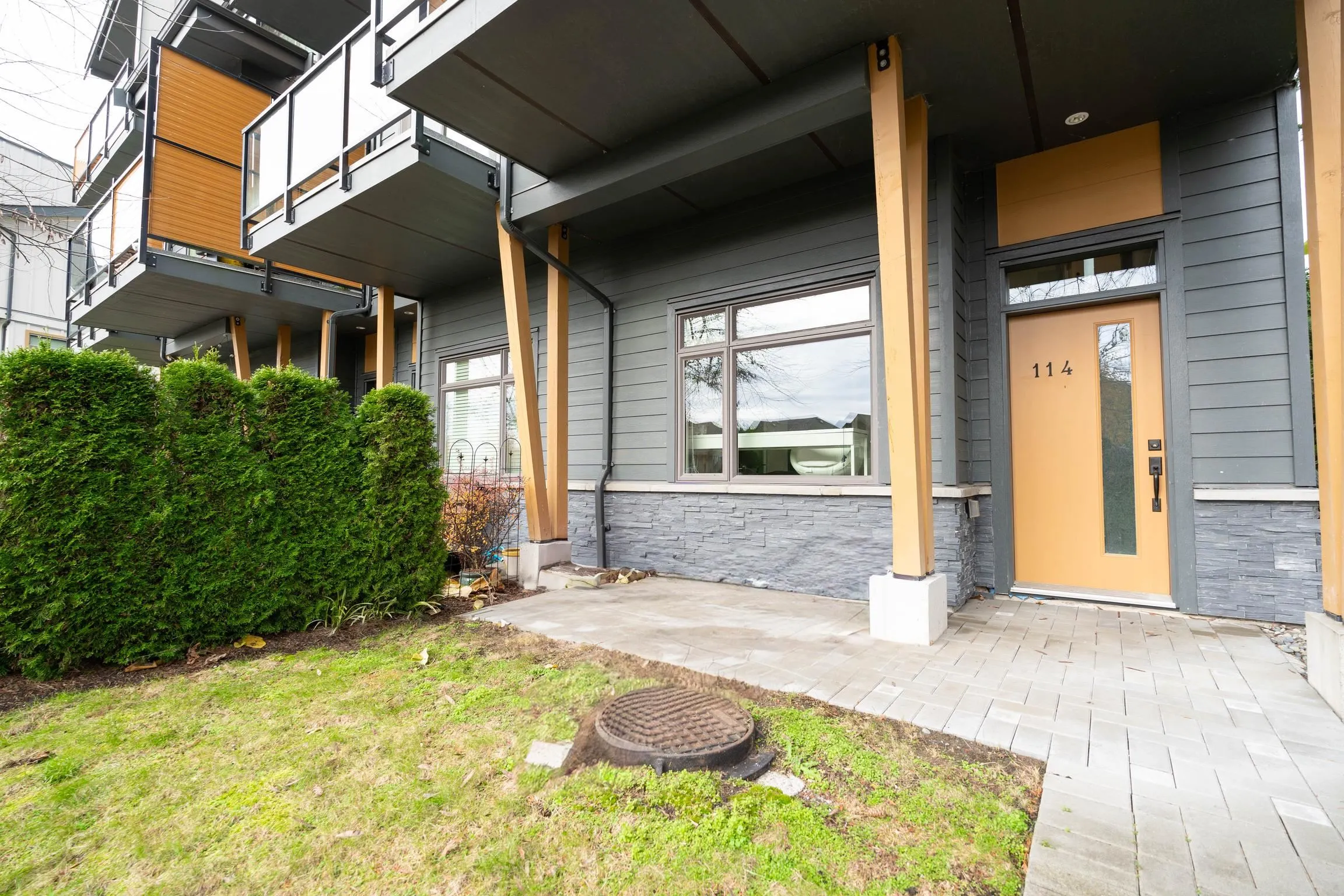 114 3525 Chandler Street