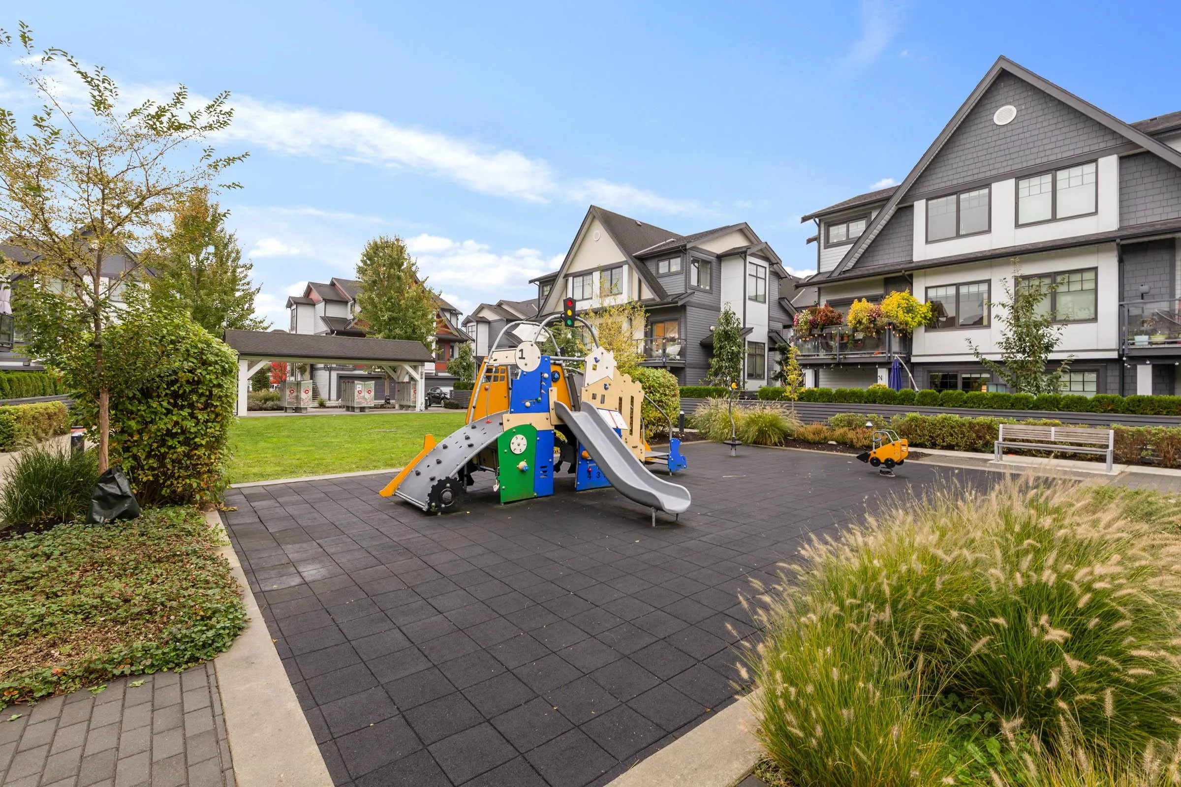 159 19451 Sutton Avenue