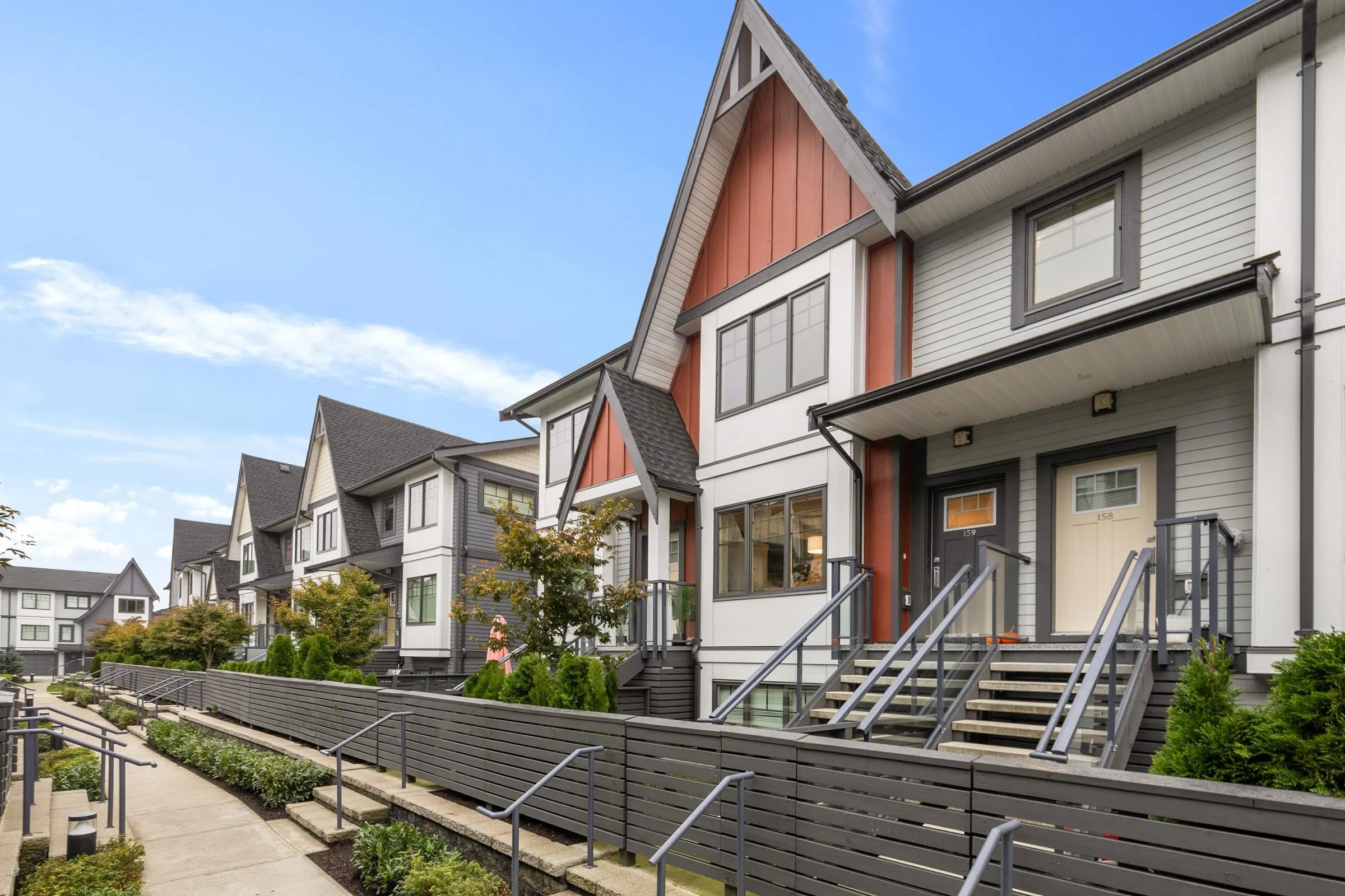 159 19451 Sutton Avenue