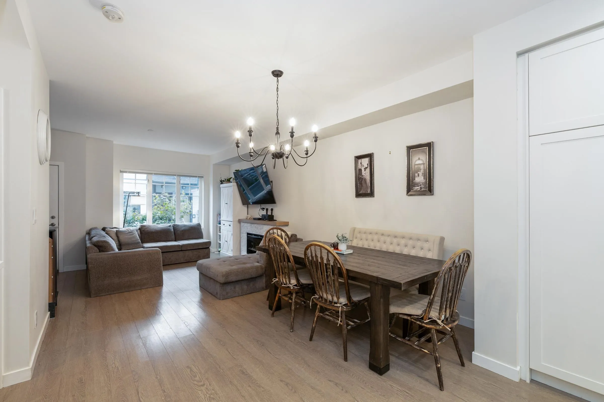 159 19451 Sutton Avenue