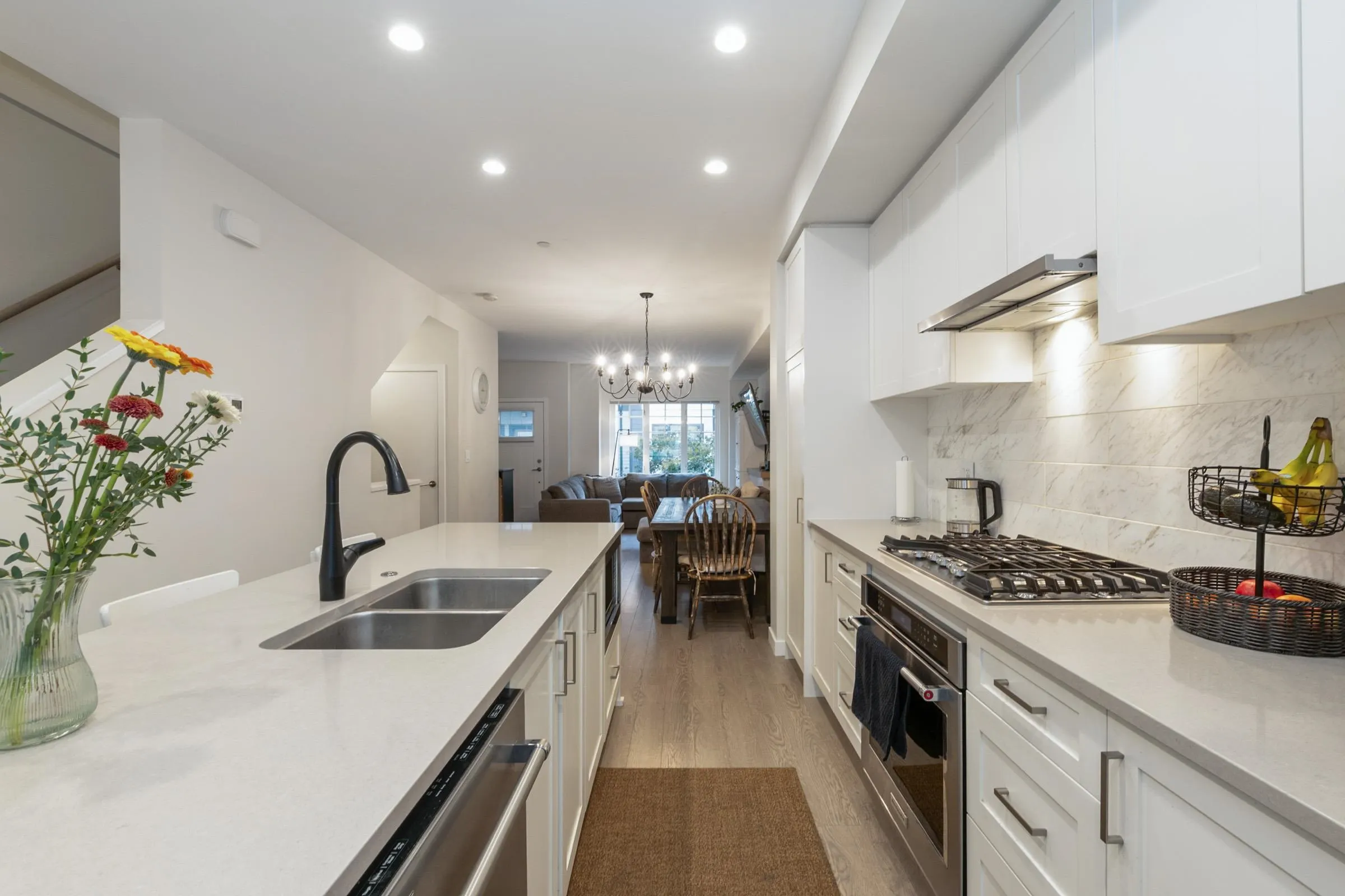 159 19451 Sutton Avenue