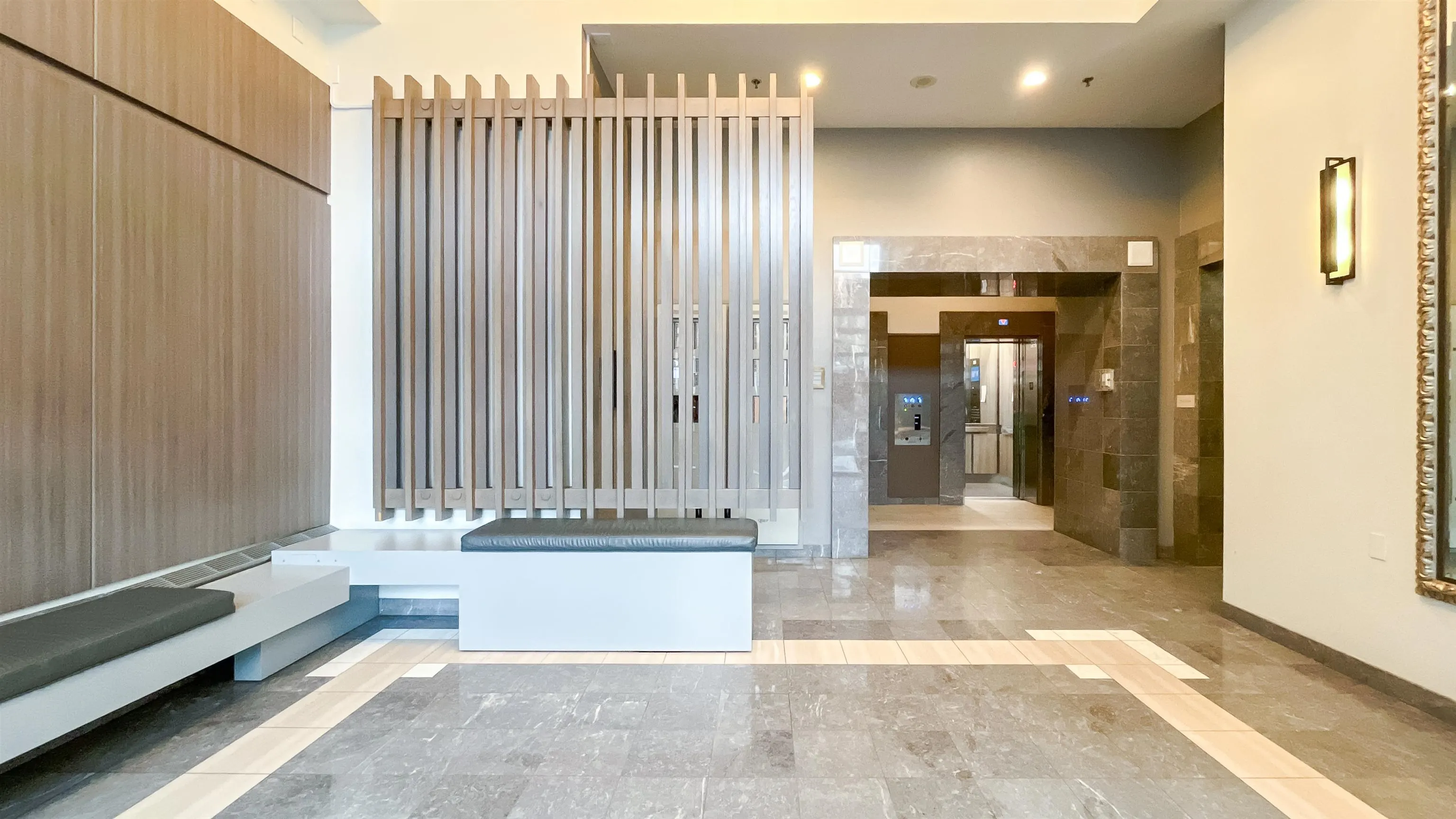 1103 212 Davie Street