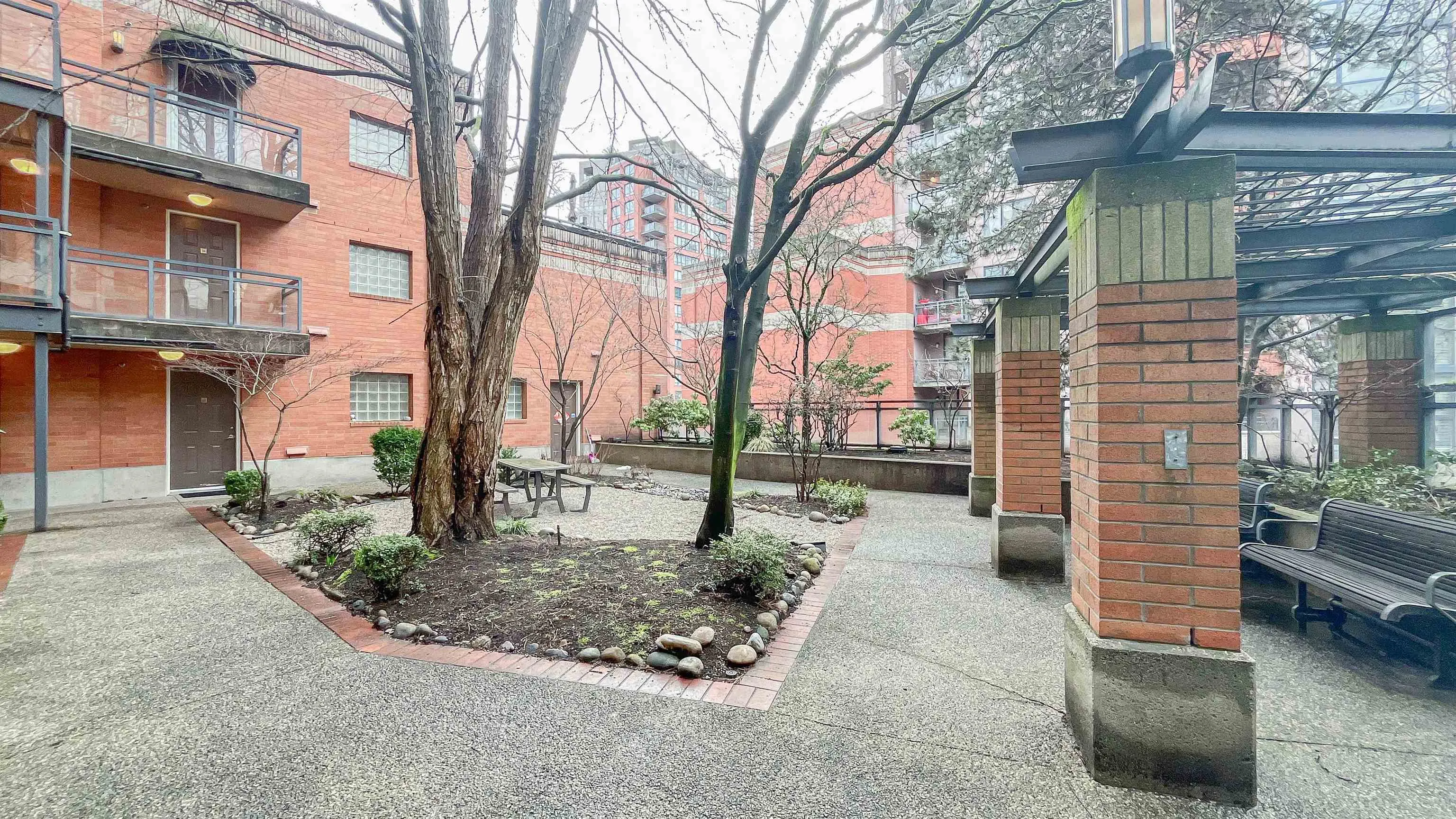 1103 212 Davie Street