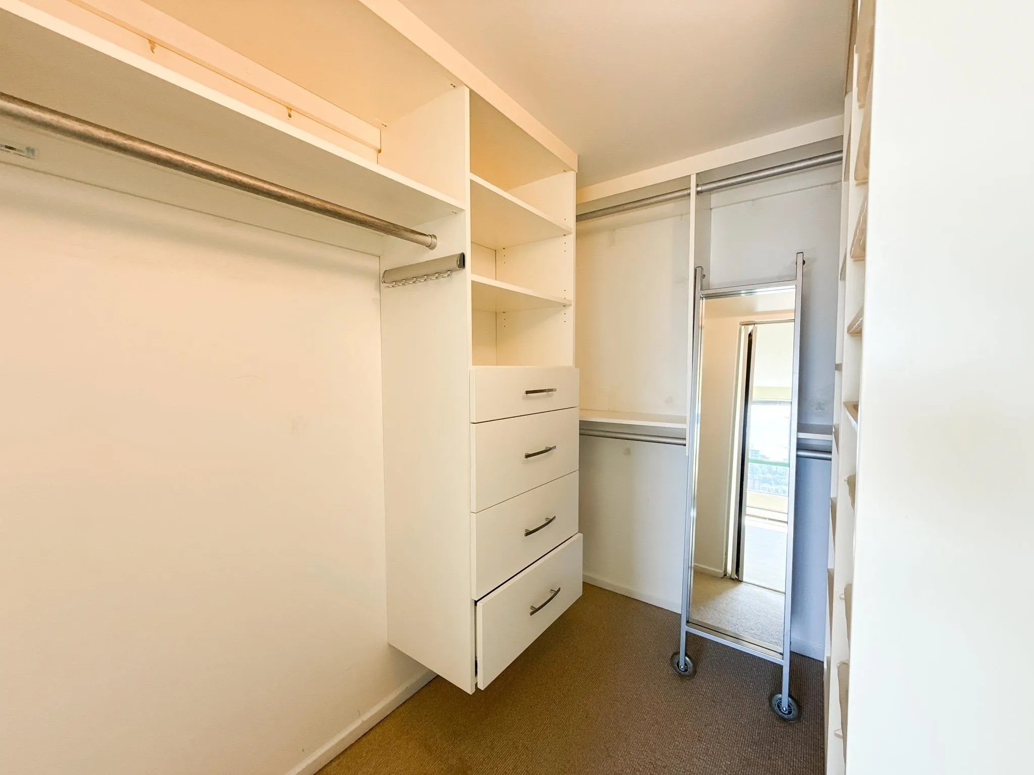 1103 212 Davie Street