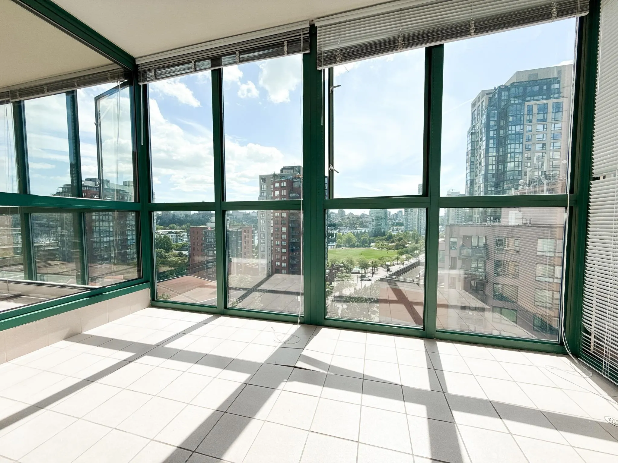 1103 212 Davie Street